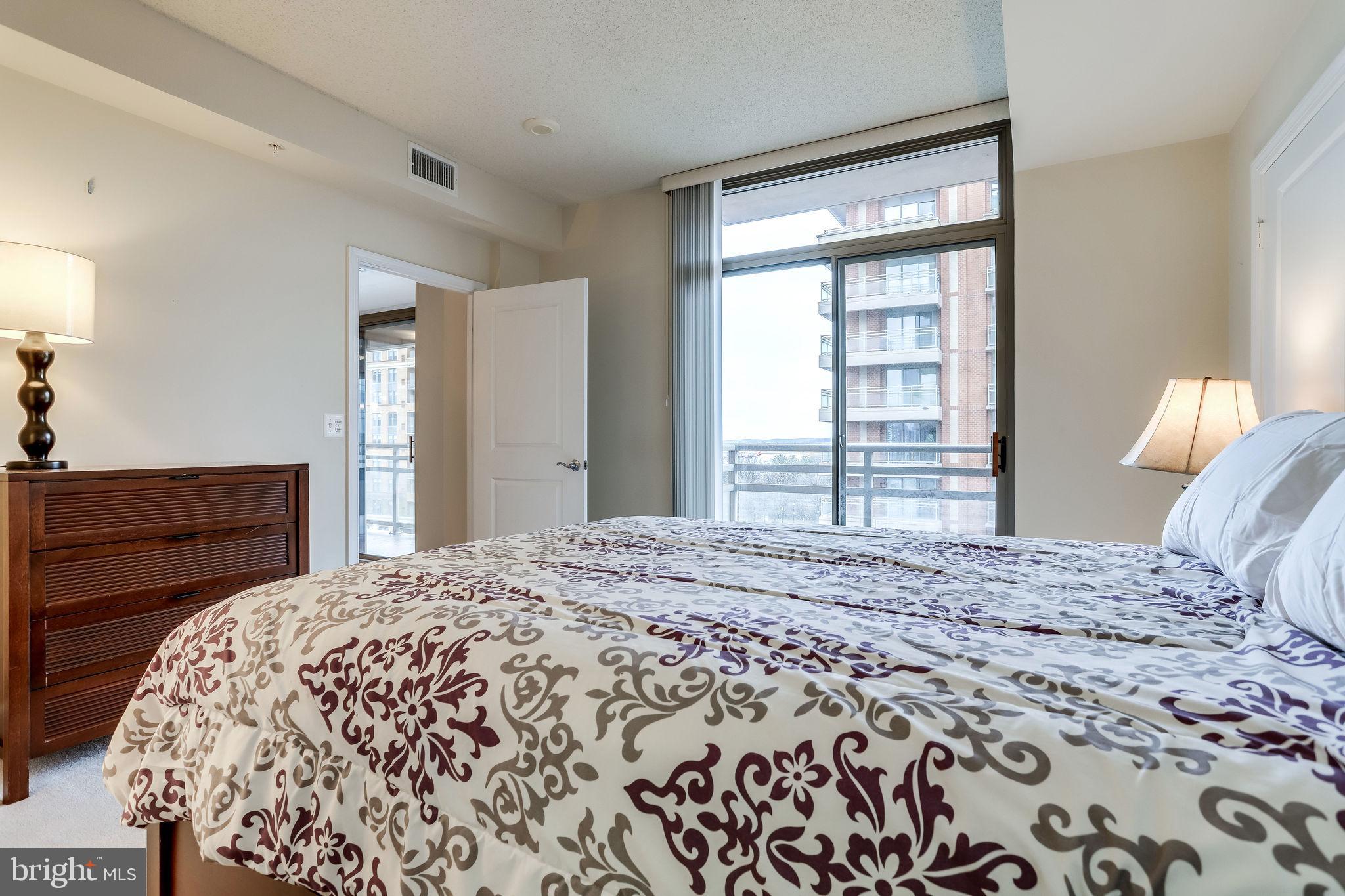 ECLIPSE ON CENTER PARK - Residential Lease