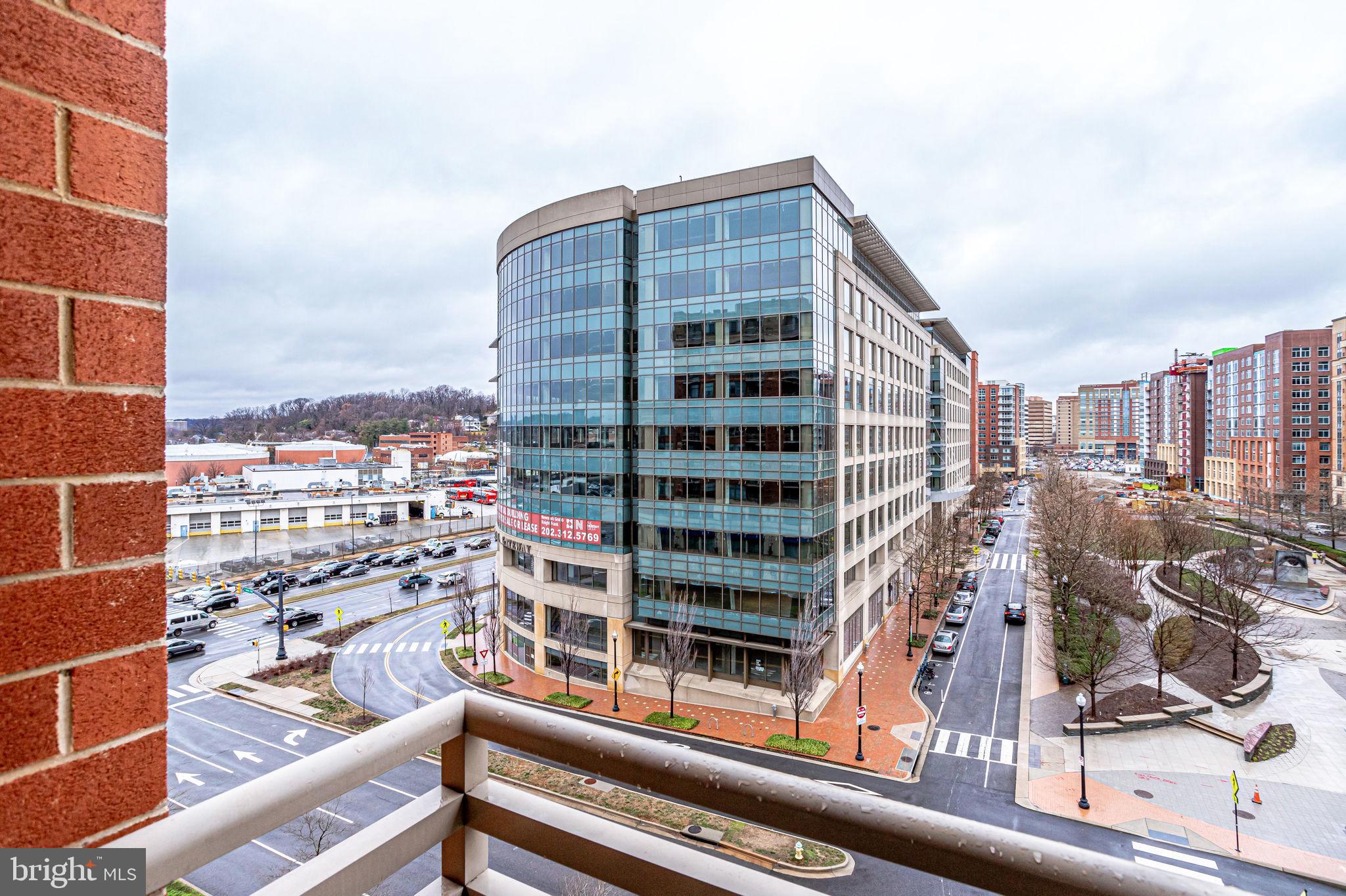 ECLIPSE ON CENTER PARK - Residential Lease