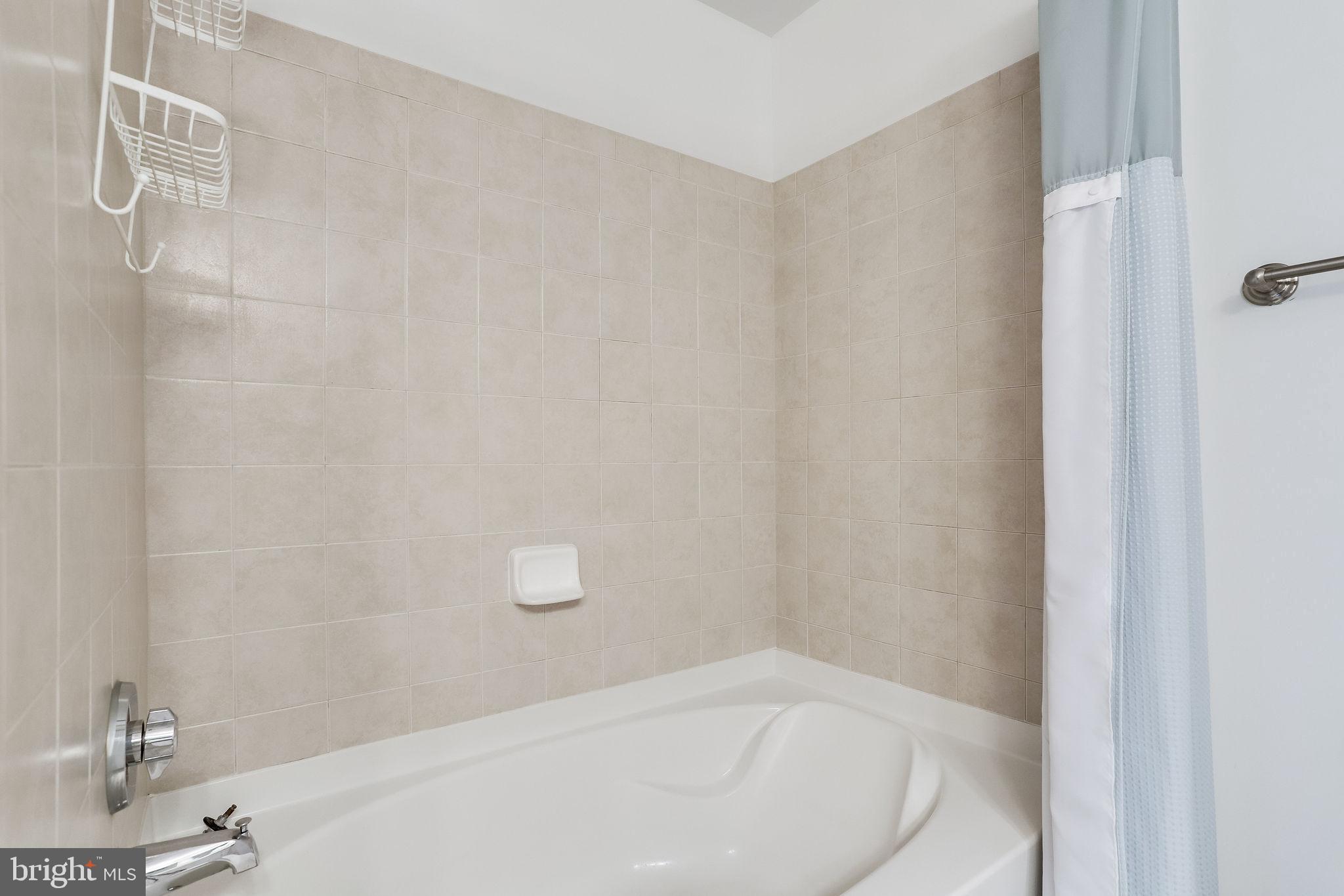 ECLIPSE ON CENTER PARK - Residential Lease