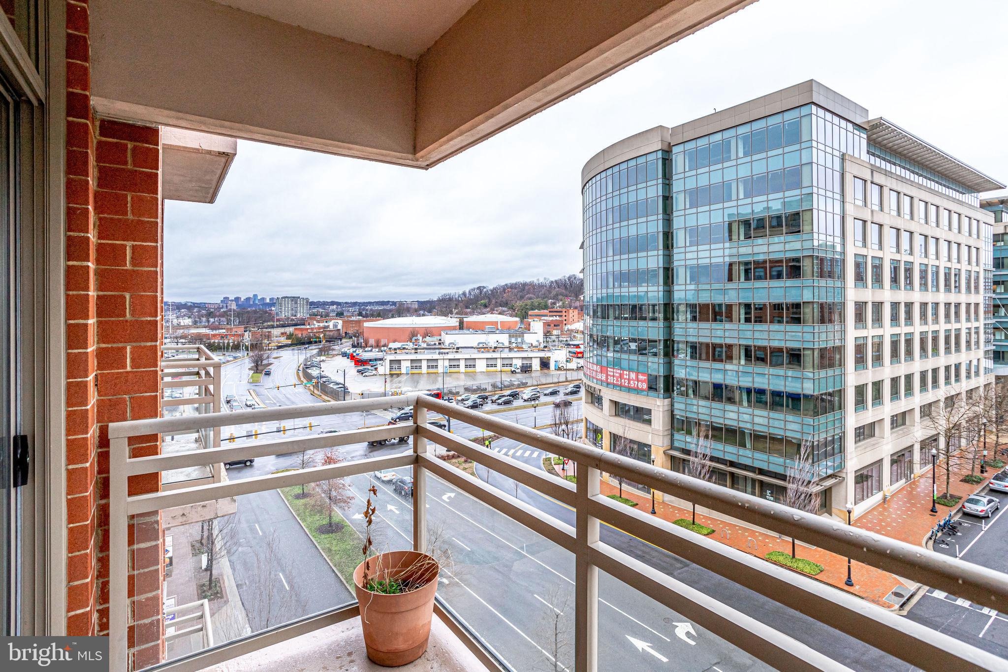 ECLIPSE ON CENTER PARK - Residential Lease