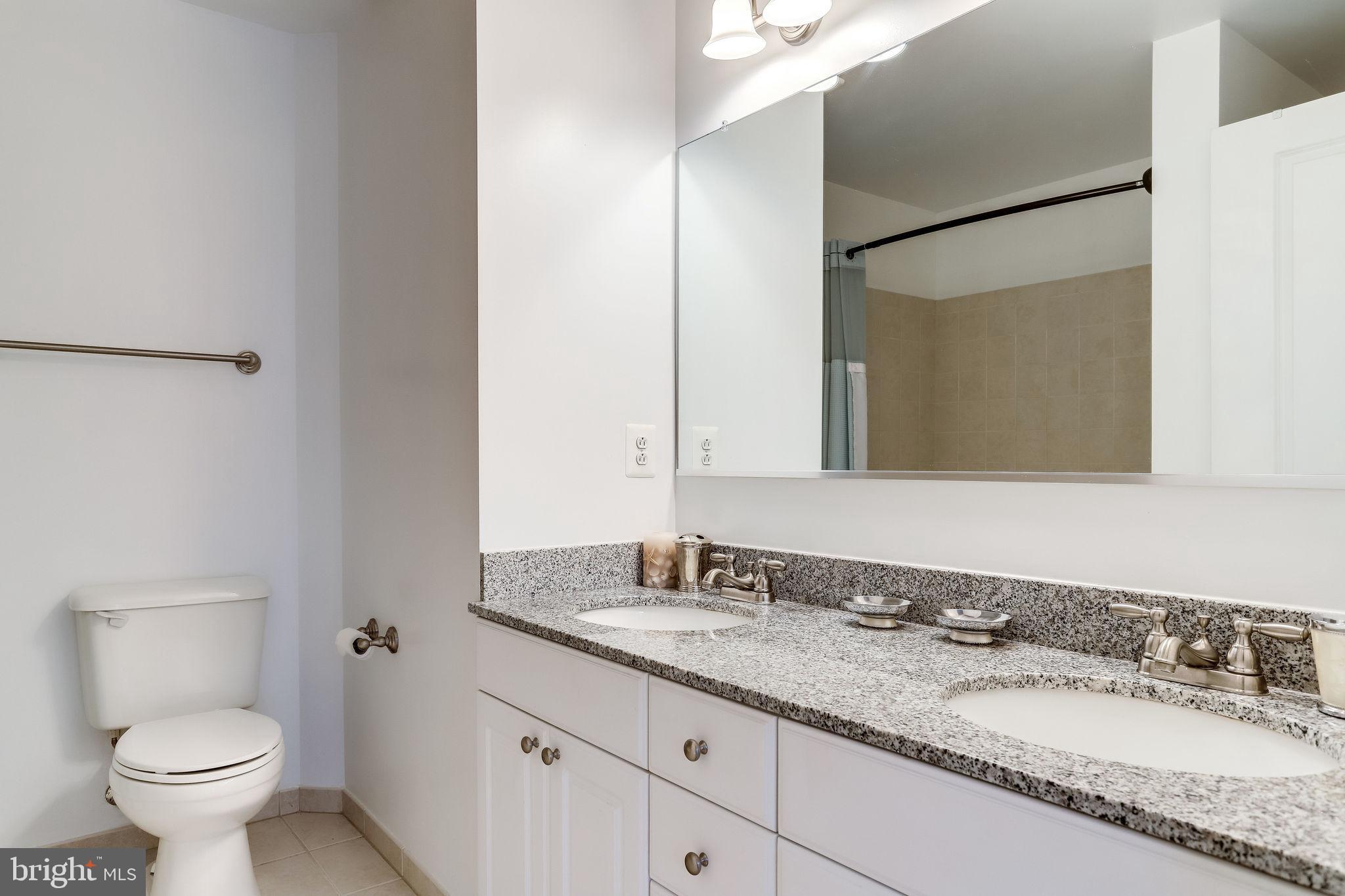 ECLIPSE ON CENTER PARK - Residential Lease