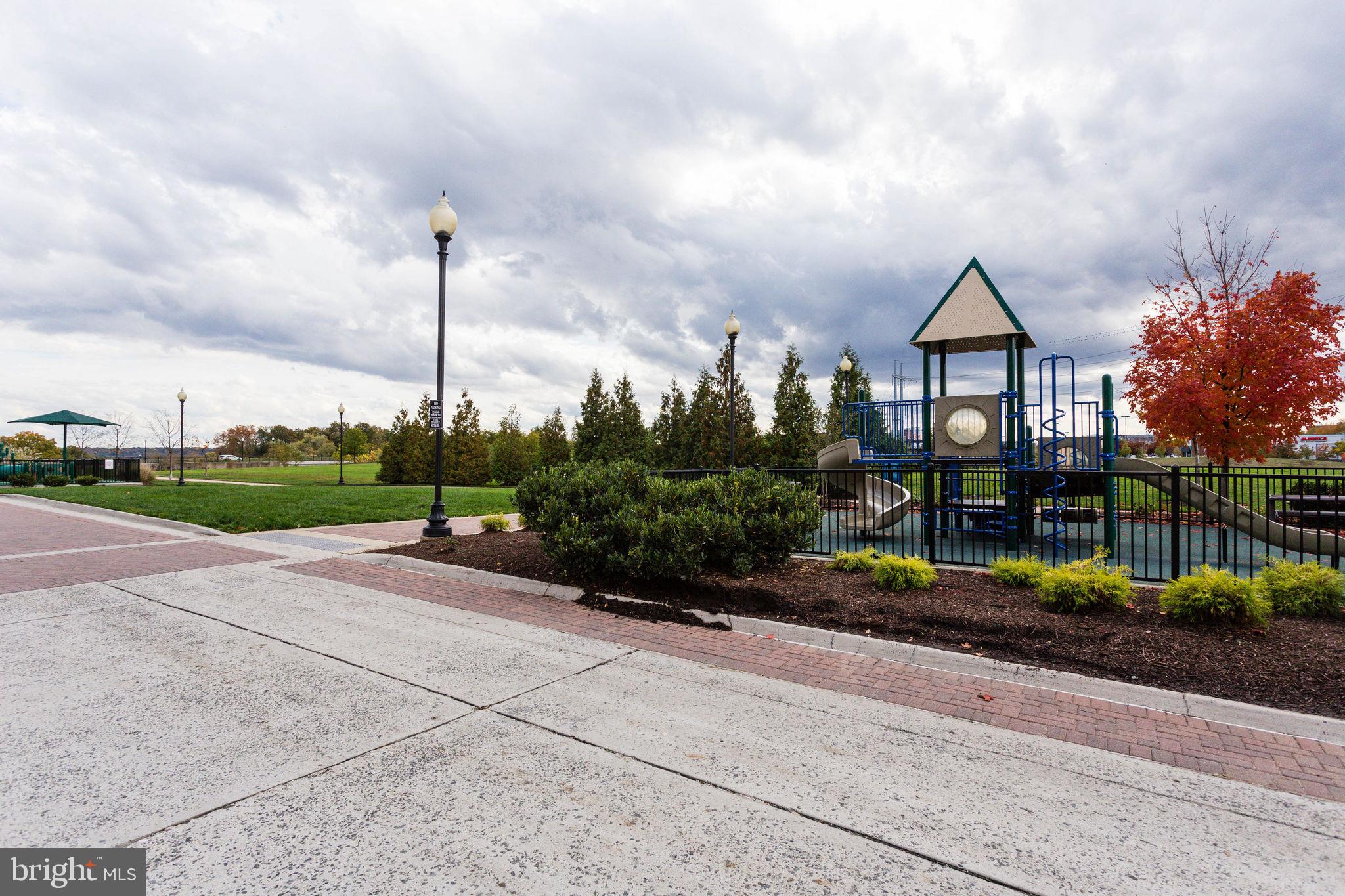 ECLIPSE ON CENTER PARK - Residential Lease