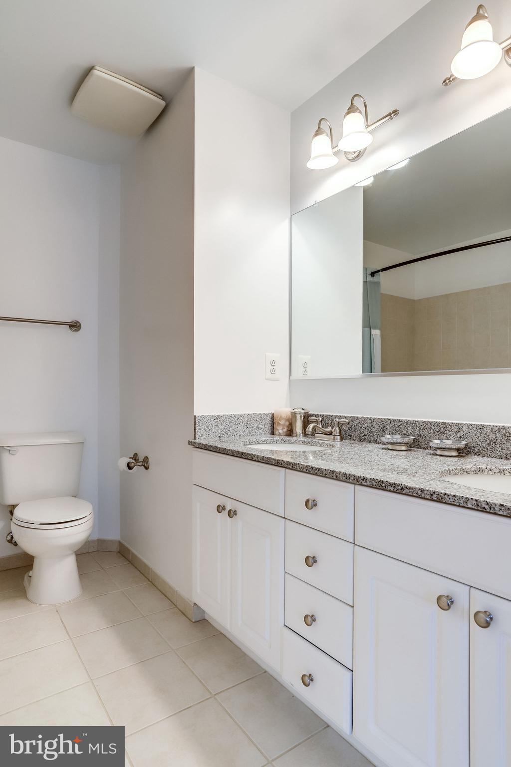 ECLIPSE ON CENTER PARK - Residential Lease