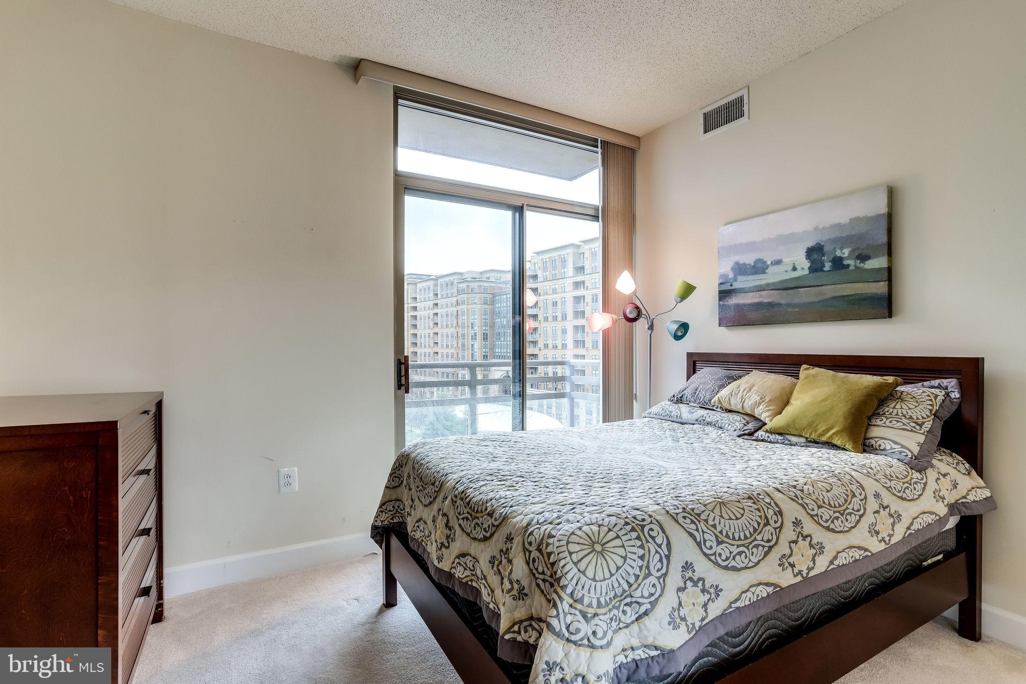 ECLIPSE ON CENTER PARK - Residential Lease