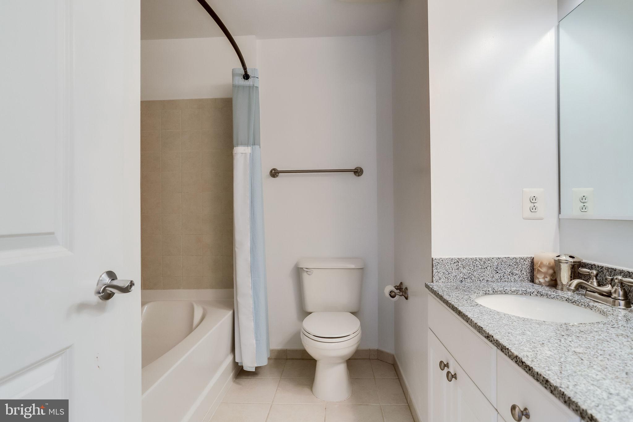 ECLIPSE ON CENTER PARK - Residential Lease