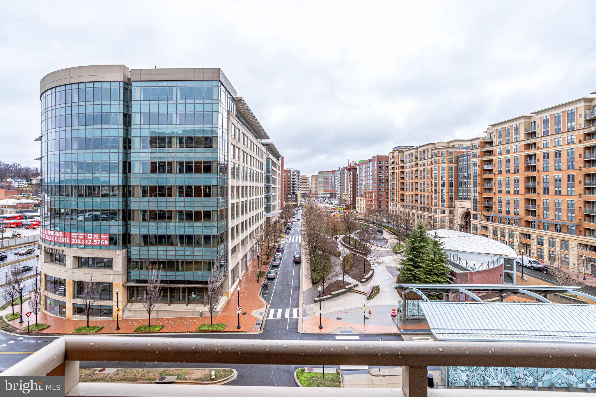 ECLIPSE ON CENTER PARK - Residential Lease