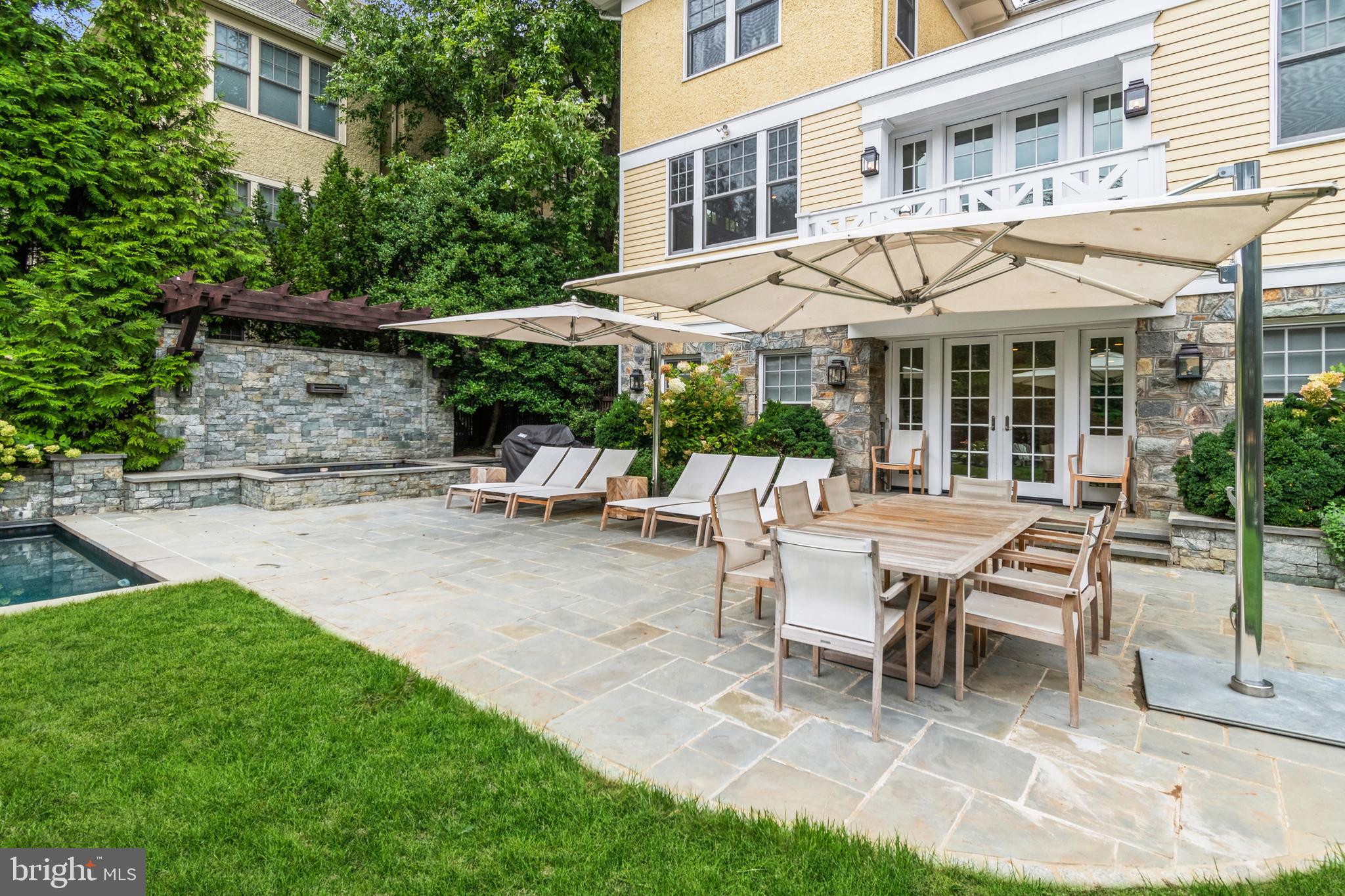 CLEVELAND PARK - Residential