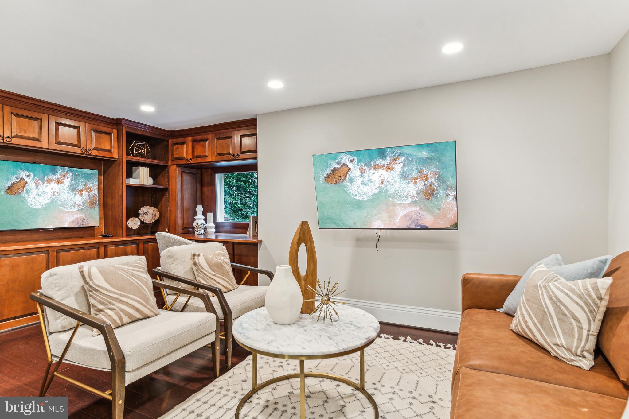 CLEVELAND PARK - Residential