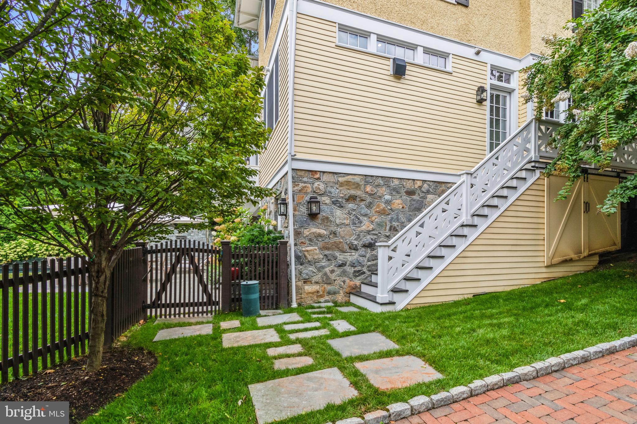 CLEVELAND PARK - Residential