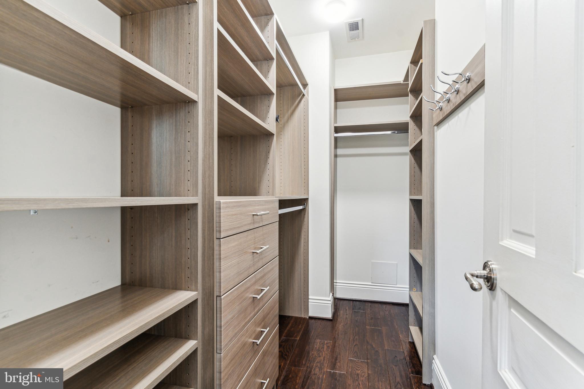 CLEVELAND PARK - Residential