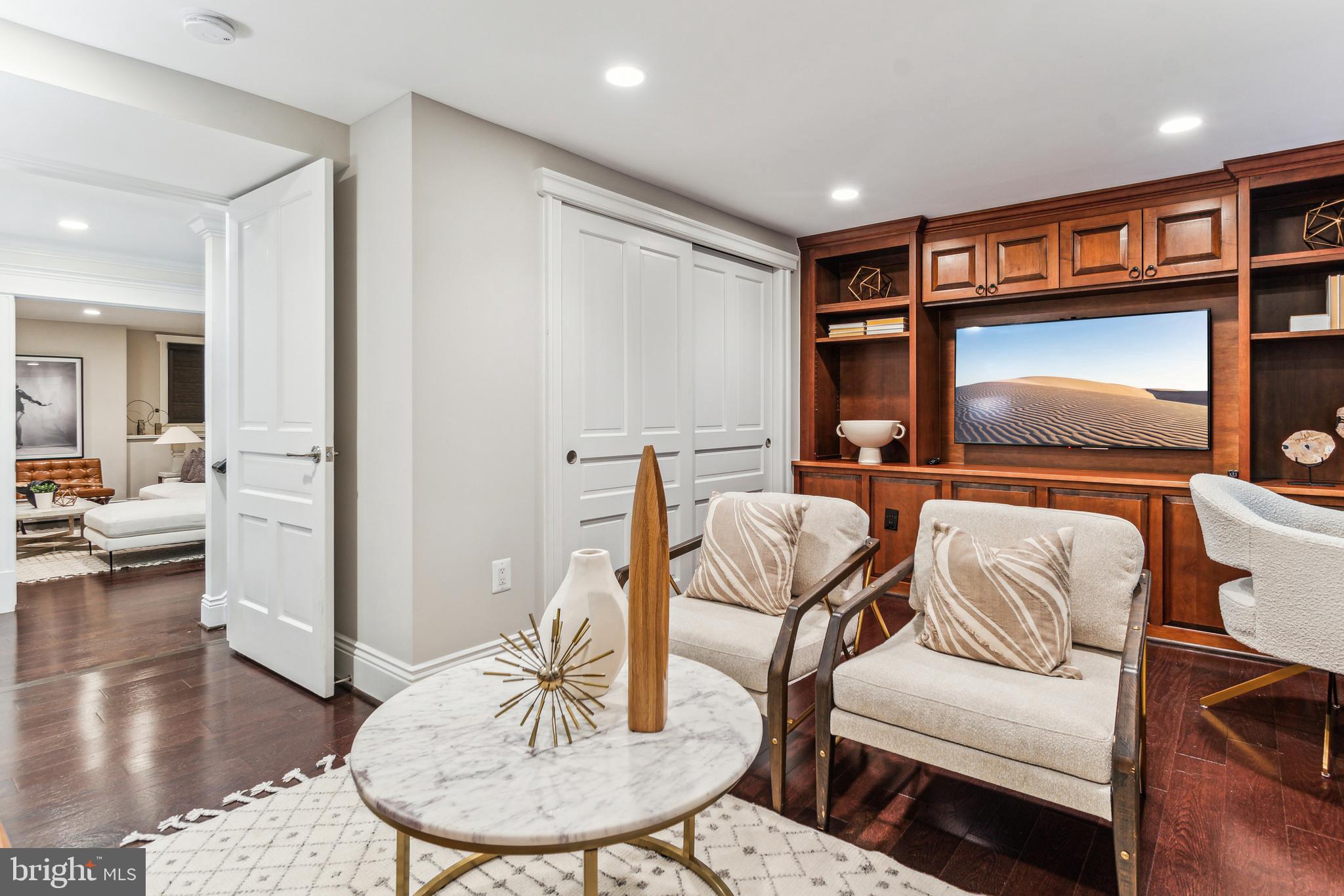 CLEVELAND PARK - Residential