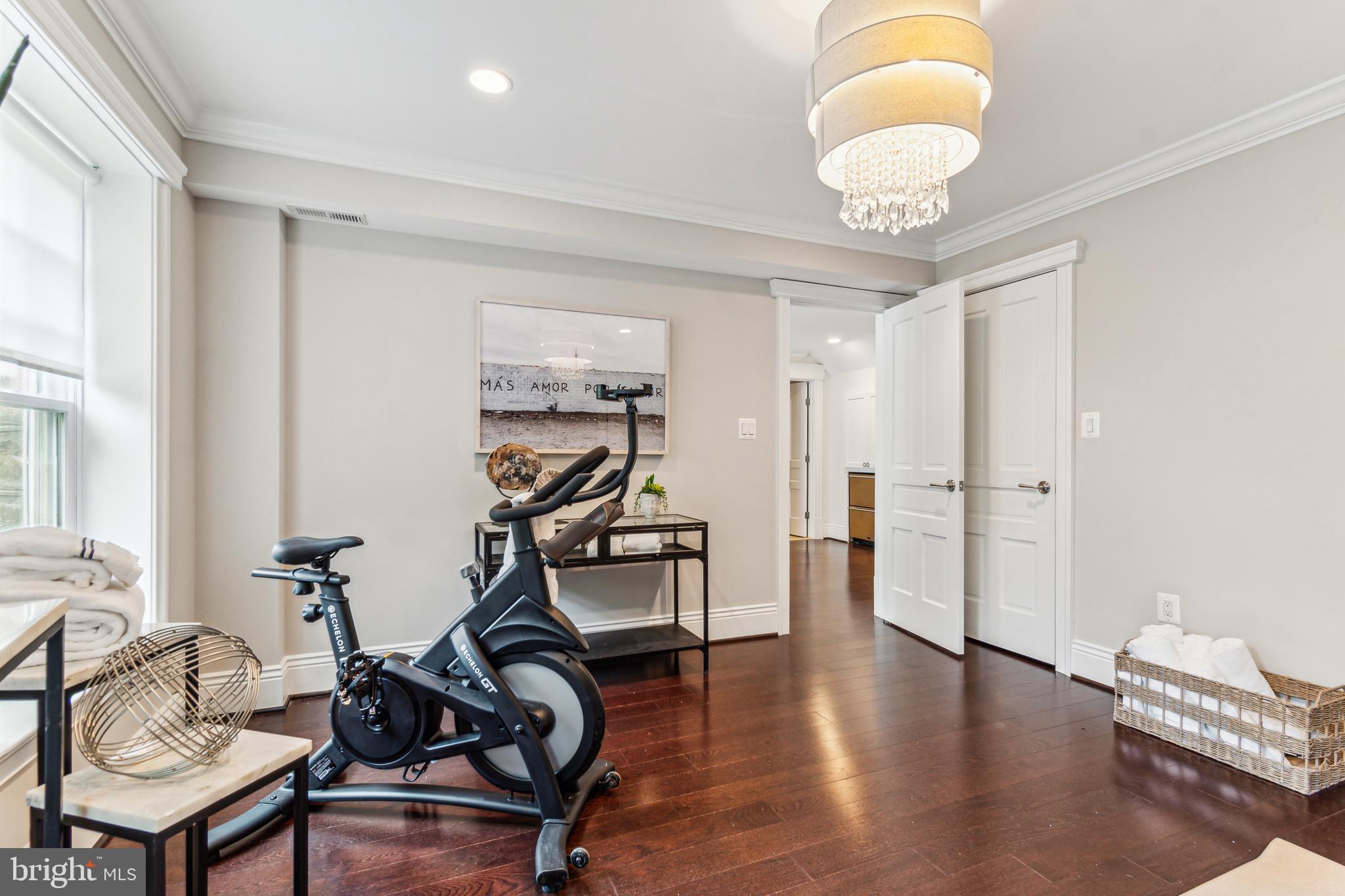 CLEVELAND PARK - Residential