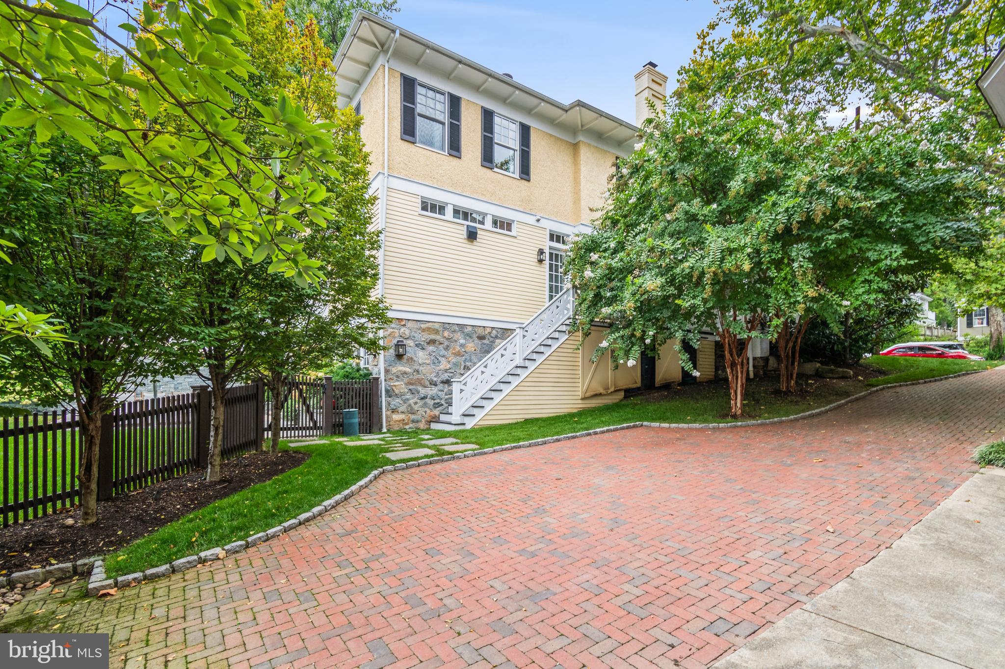 CLEVELAND PARK - Residential