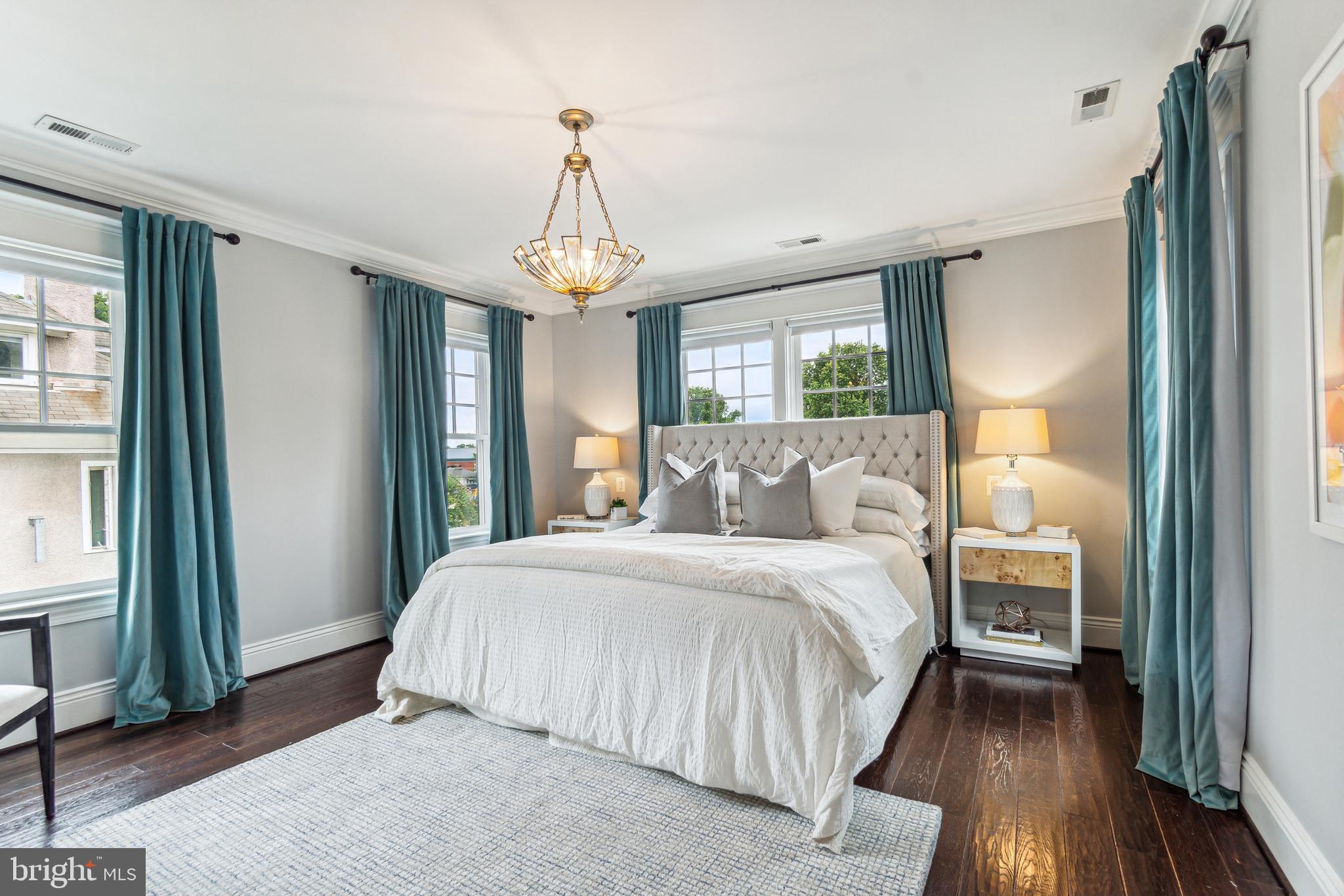 CLEVELAND PARK - Residential