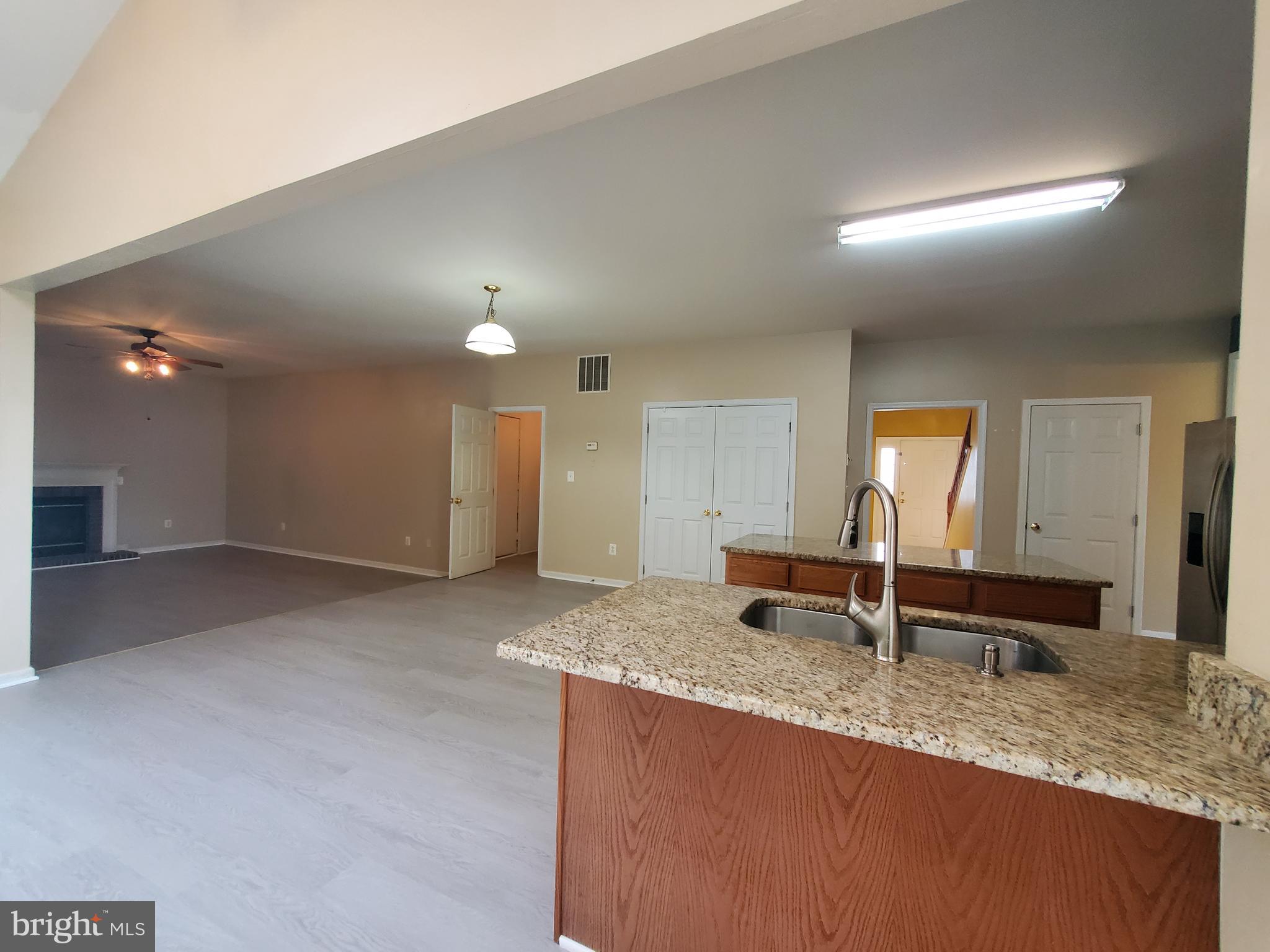 HAMPTON OAKS - Residential Lease