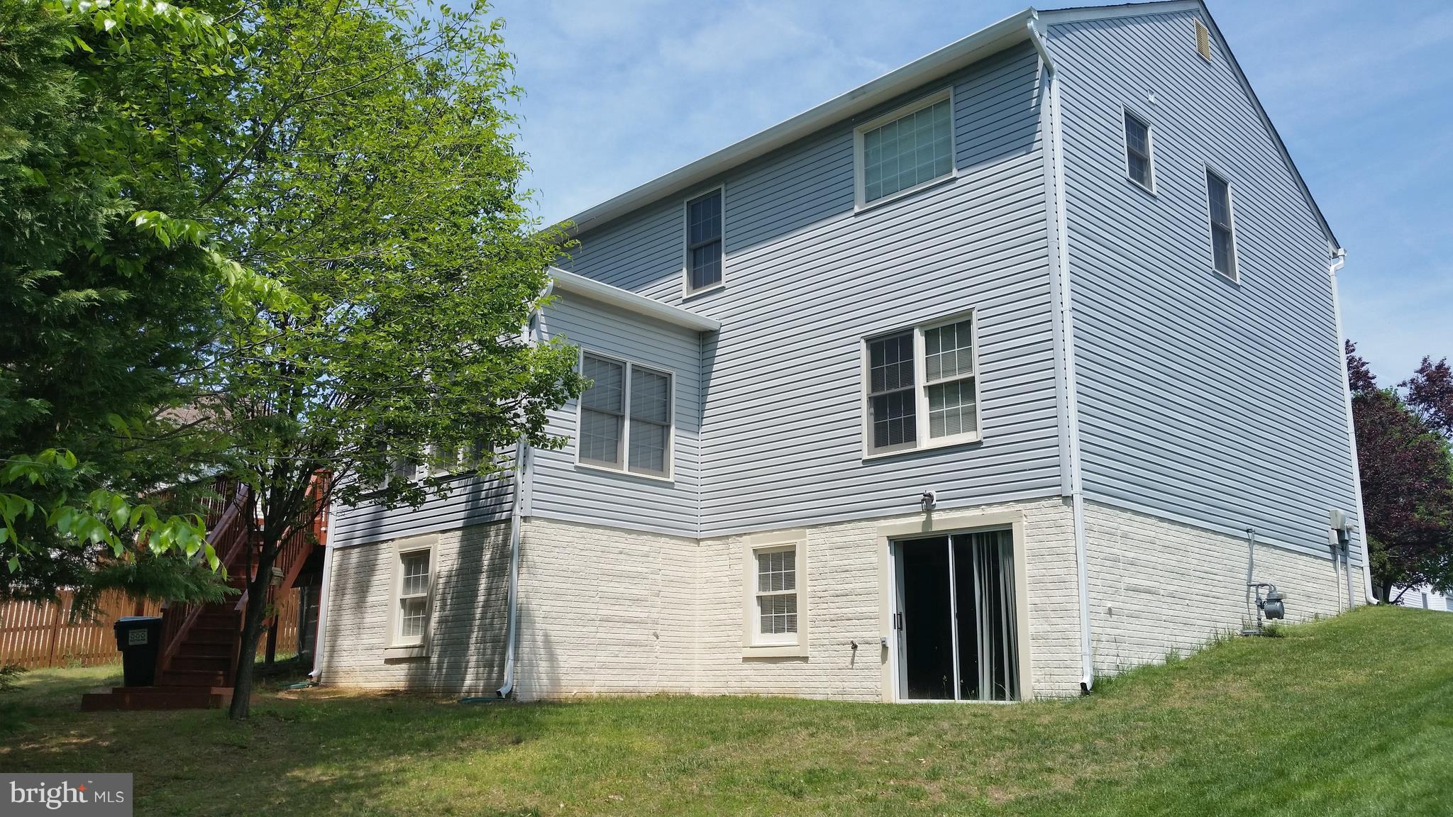 HAMPTON OAKS - Residential Lease