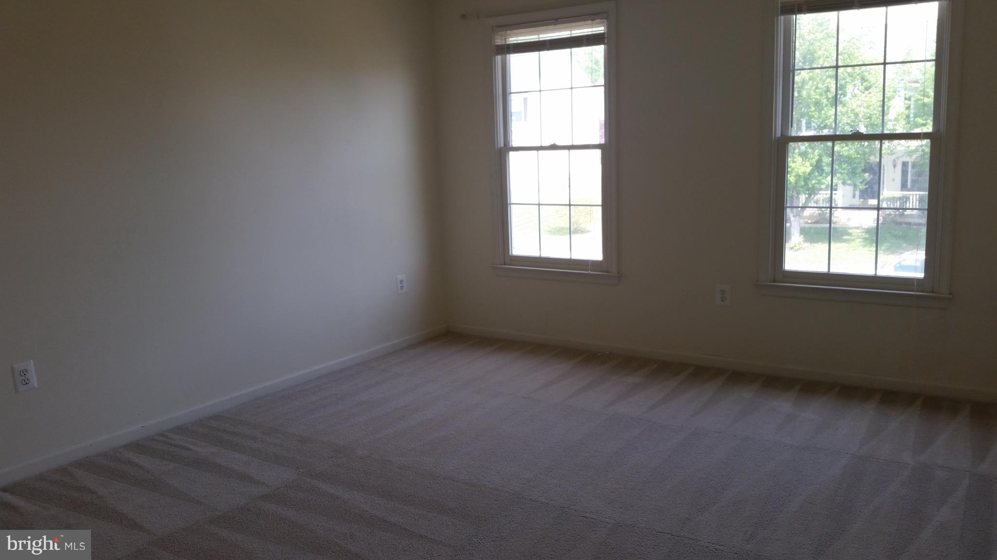 HAMPTON OAKS - Residential Lease