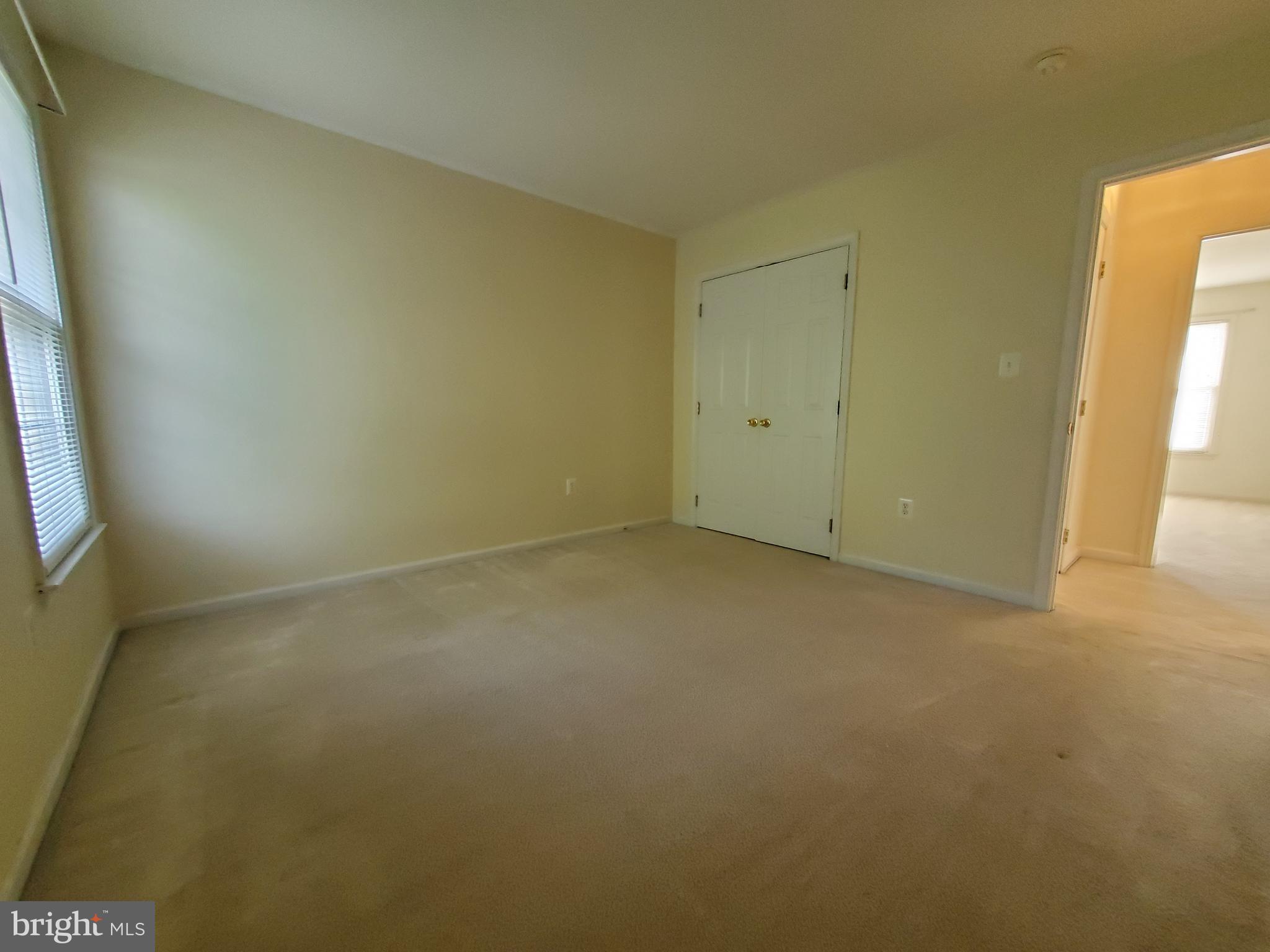 HAMPTON OAKS - Residential Lease