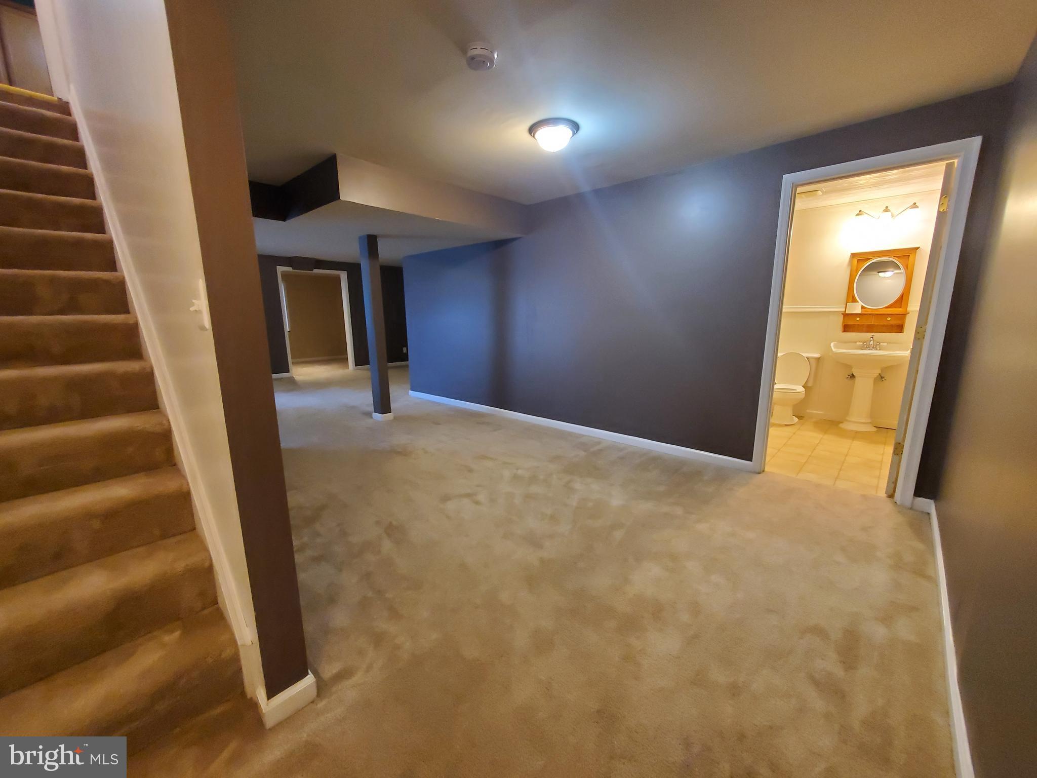 HAMPTON OAKS - Residential Lease