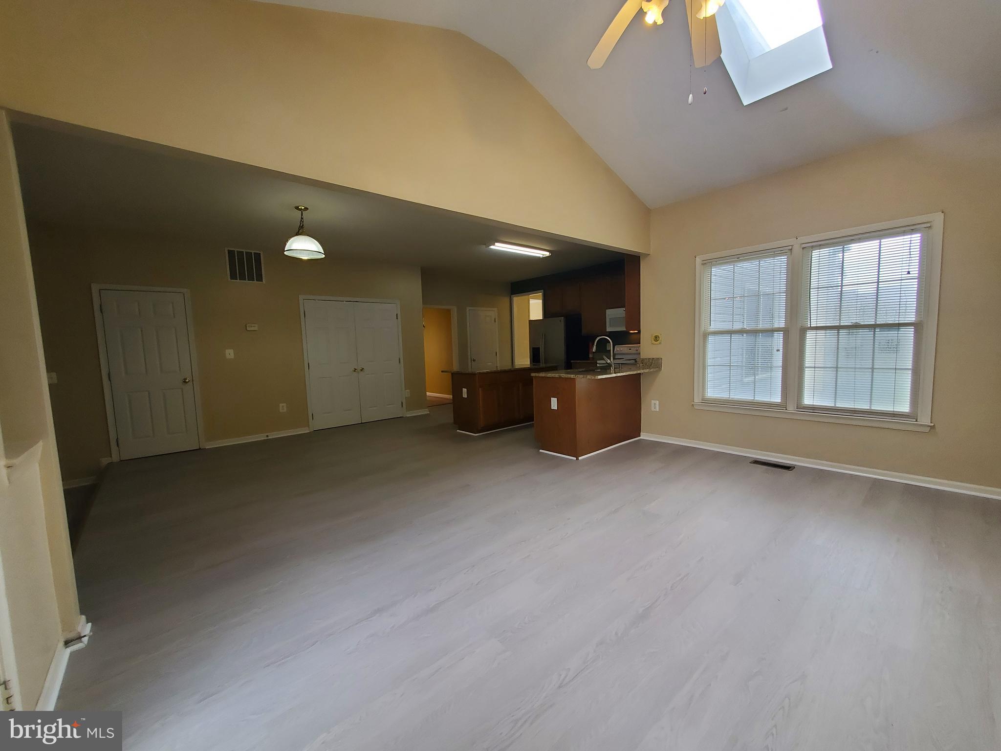 HAMPTON OAKS - Residential Lease