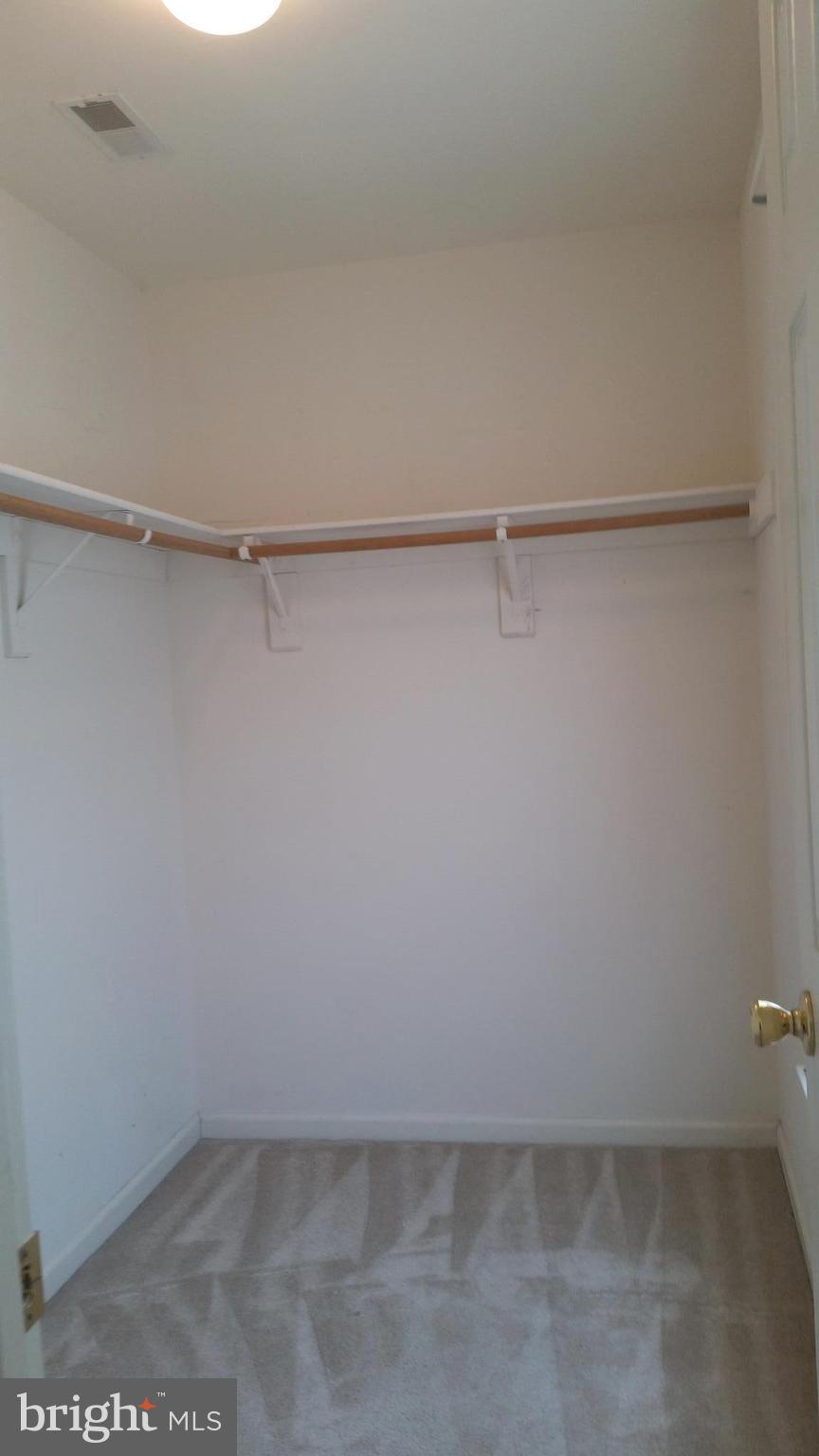 HAMPTON OAKS - Residential Lease