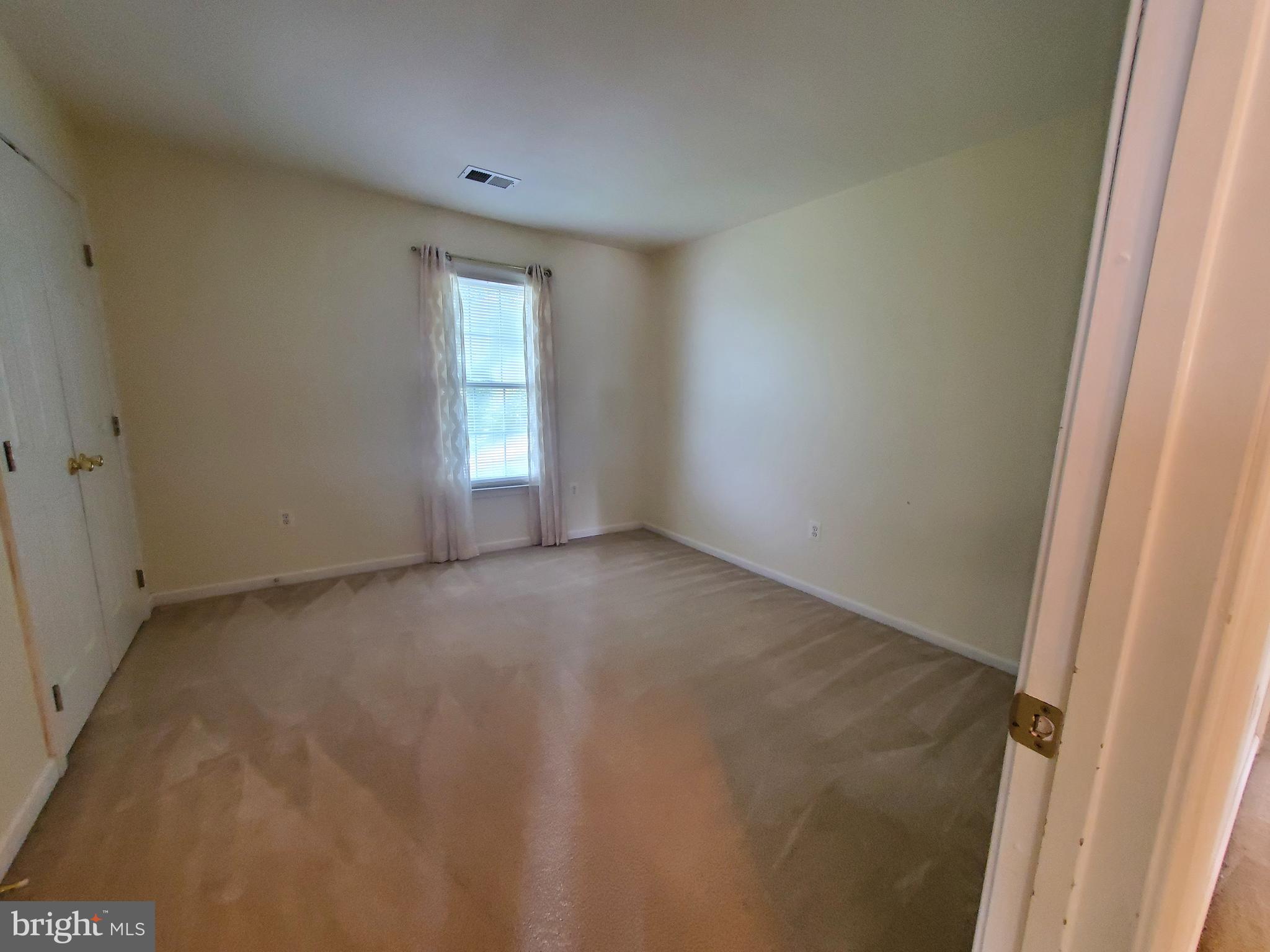 HAMPTON OAKS - Residential Lease