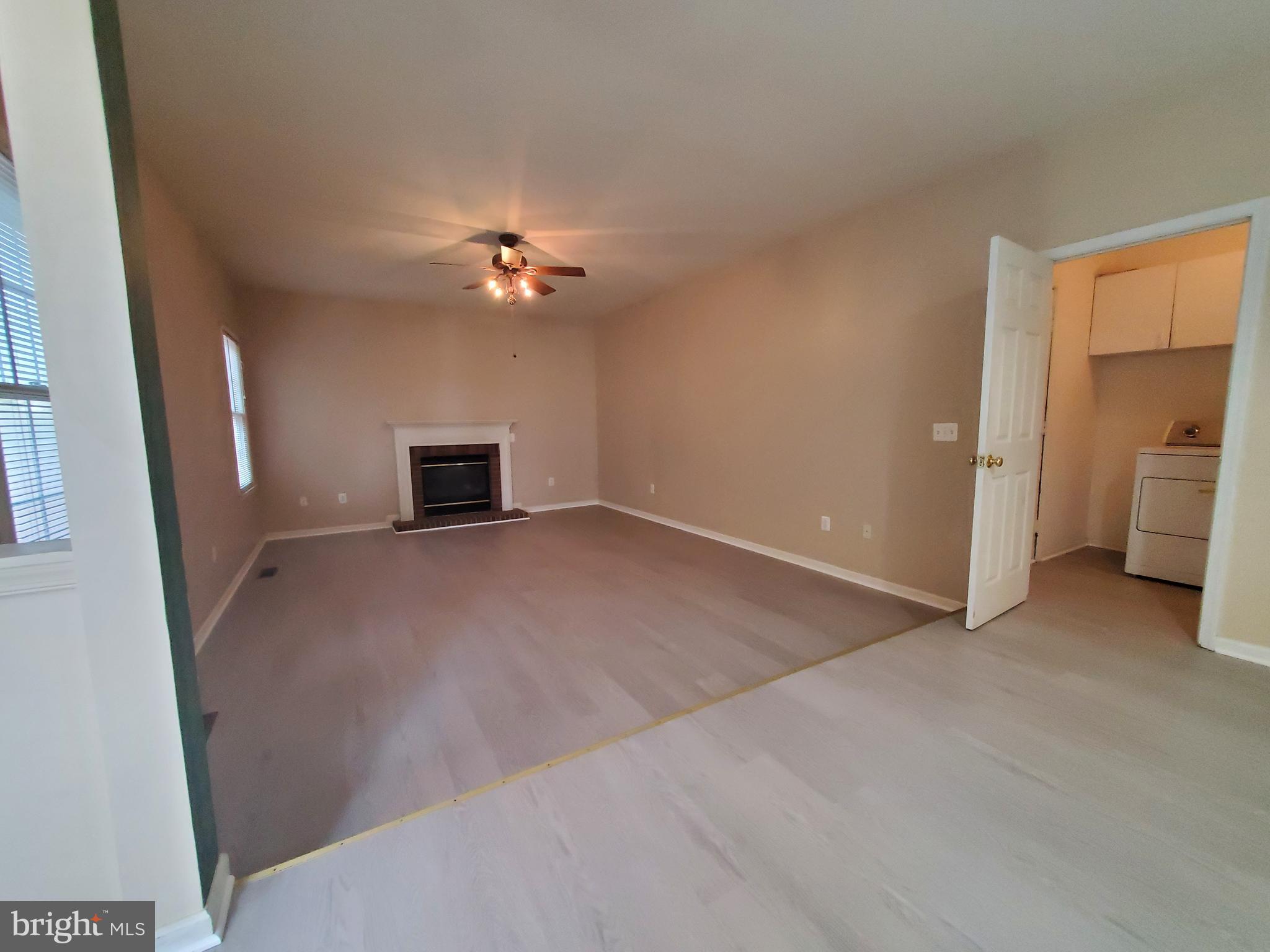 HAMPTON OAKS - Residential Lease