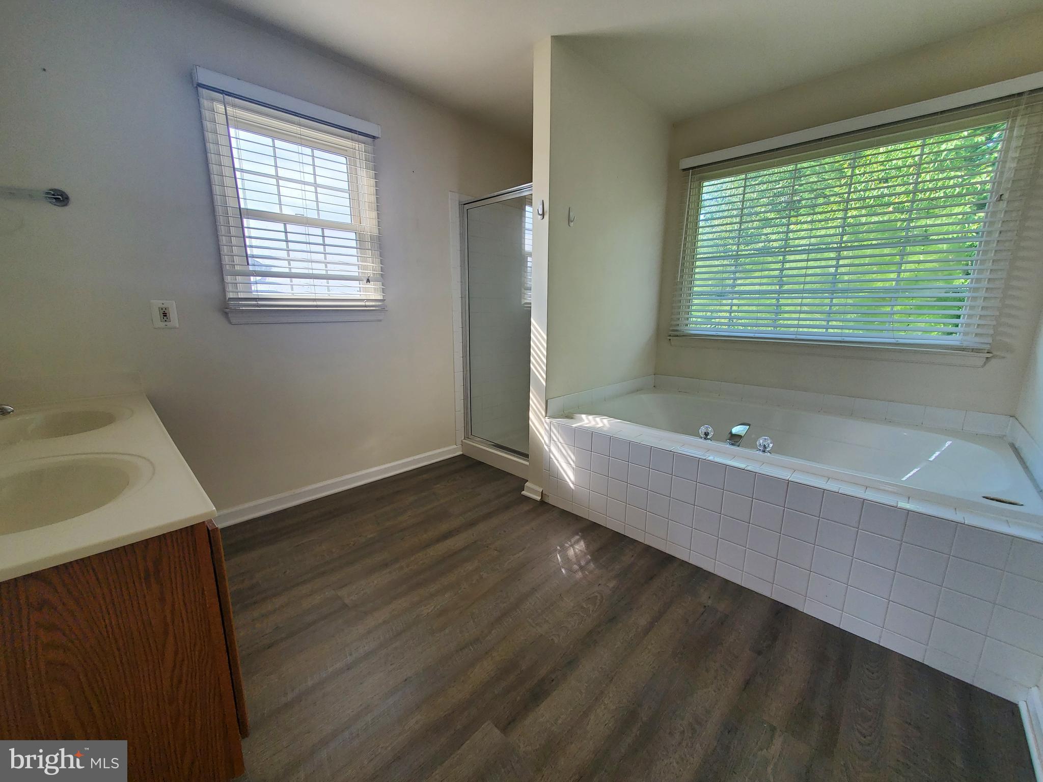 HAMPTON OAKS - Residential Lease