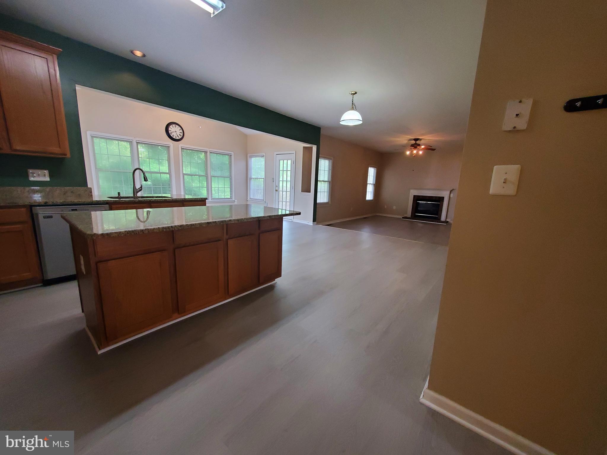 HAMPTON OAKS - Residential Lease