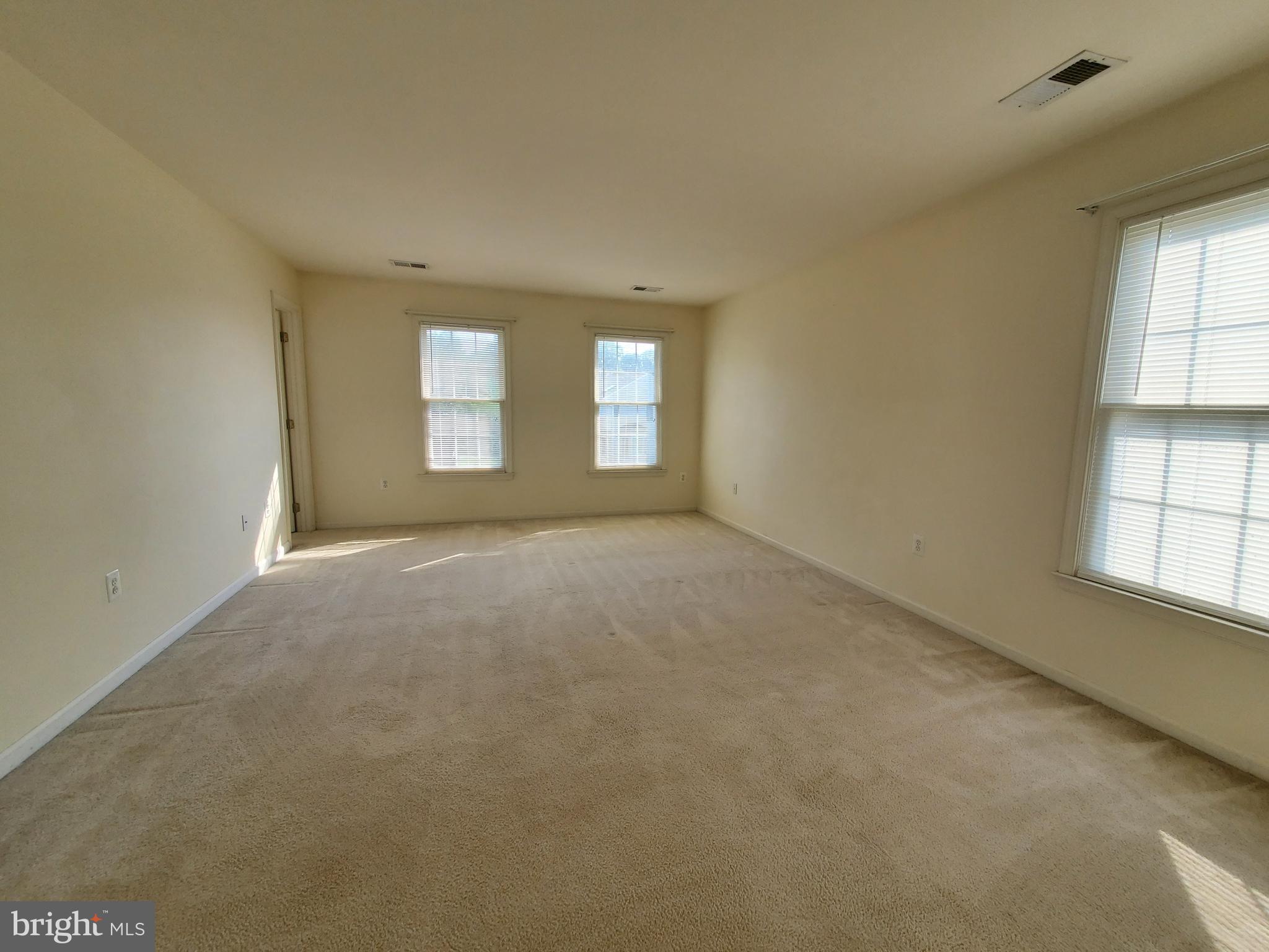 HAMPTON OAKS - Residential Lease