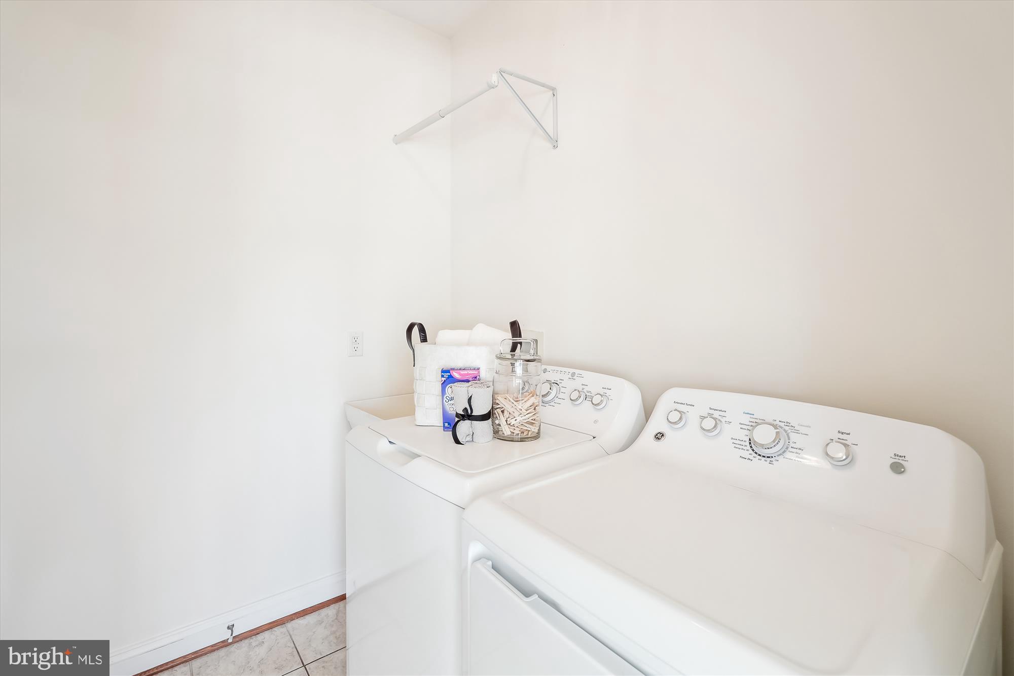 OAK KNOLL HAMLET - Residential