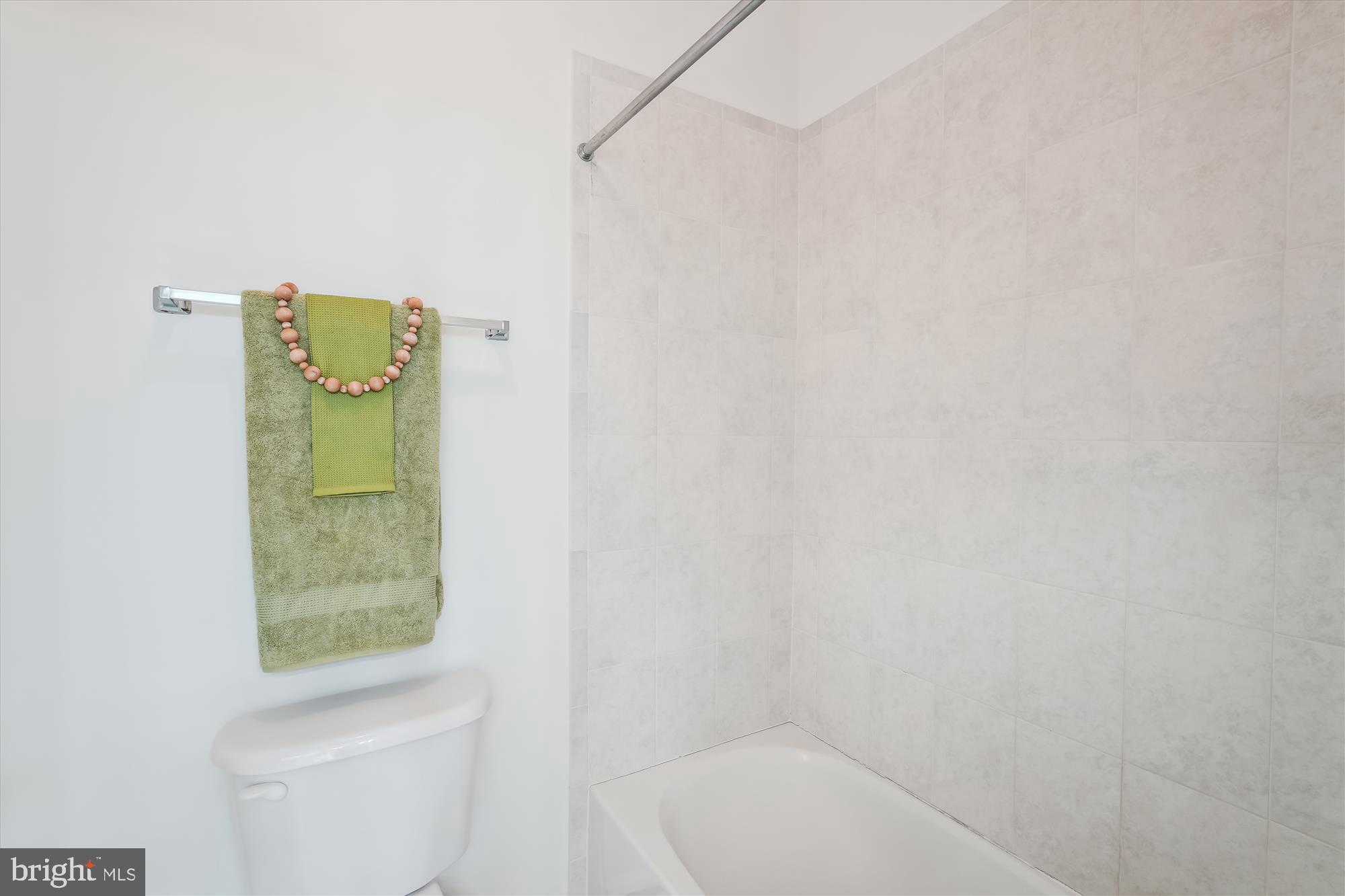 OAK KNOLL HAMLET - Residential