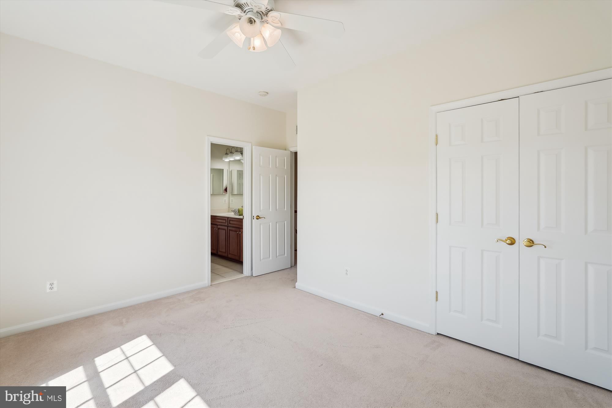 OAK KNOLL HAMLET - Residential