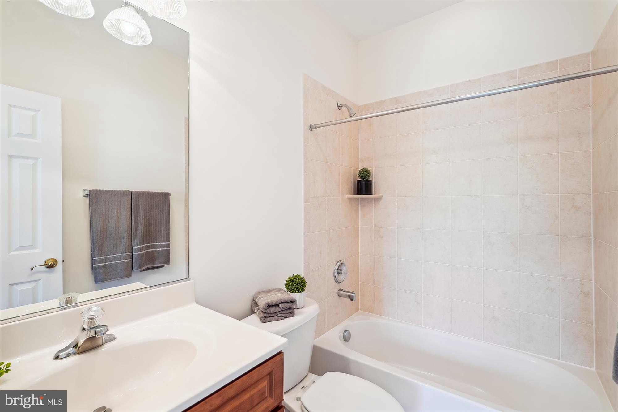 OAK KNOLL HAMLET - Residential