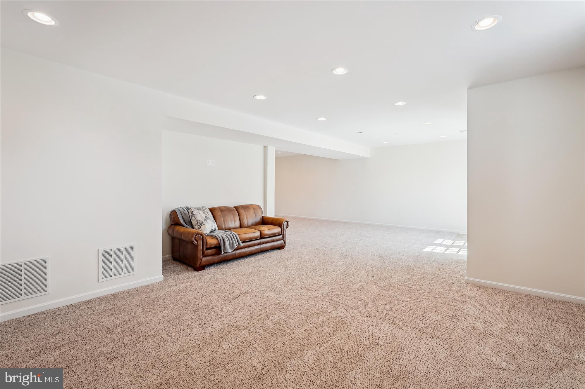 OAK KNOLL HAMLET - Residential