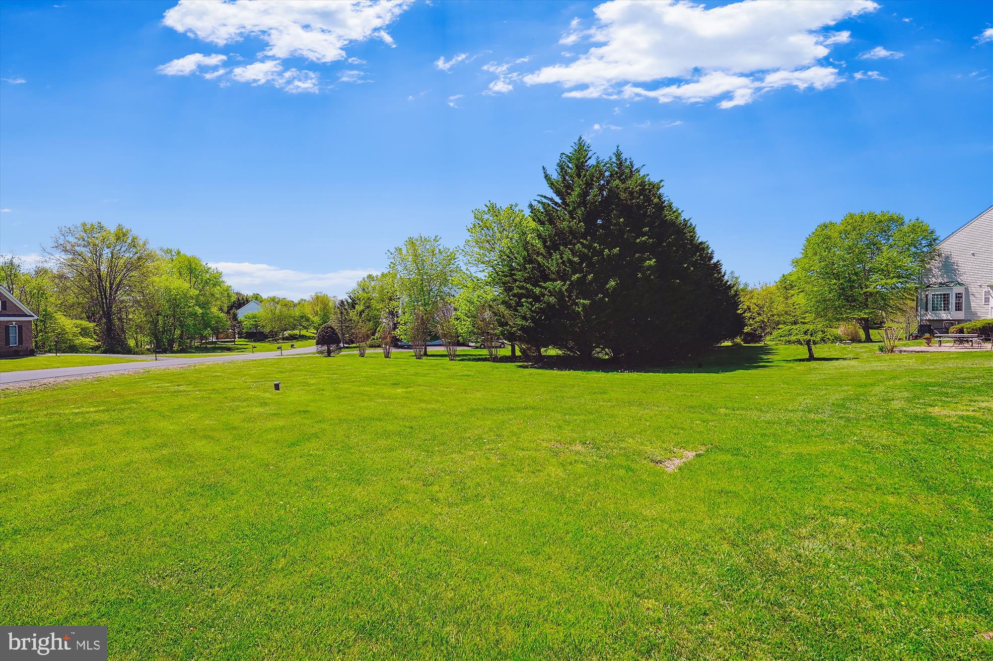 OAK KNOLL HAMLET - Residential