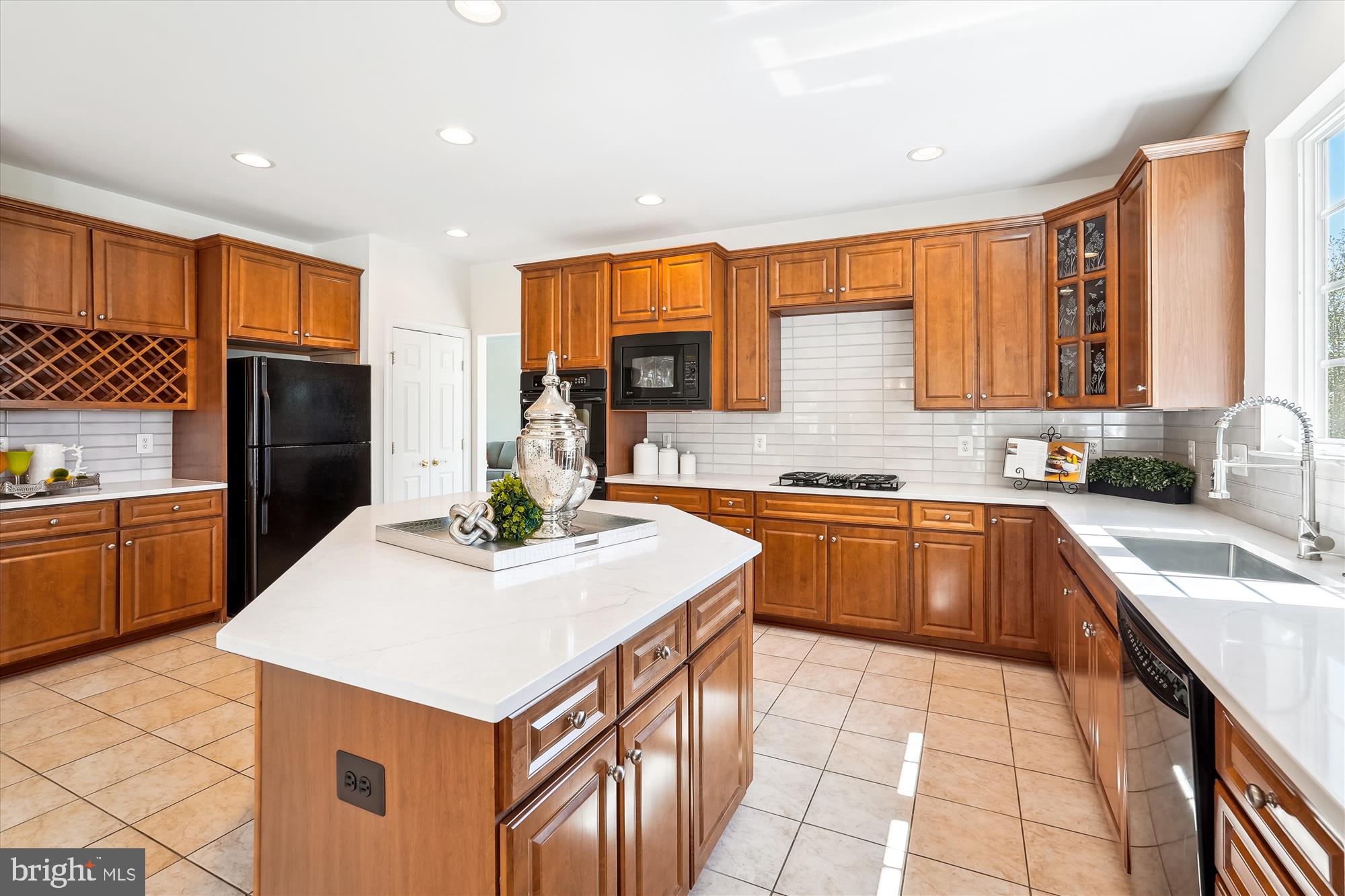 OAK KNOLL HAMLET - Residential