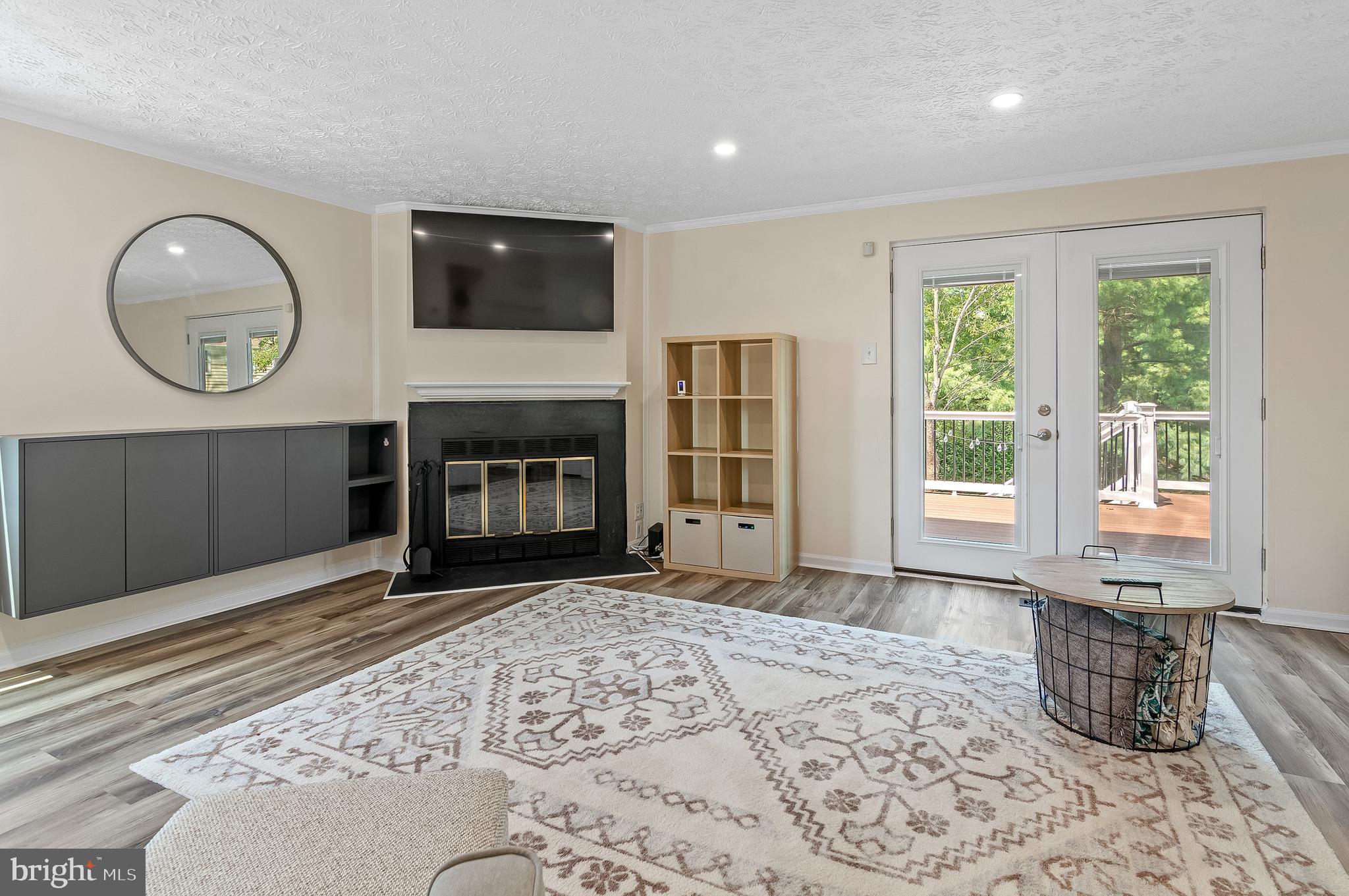 OAK POND - Residential