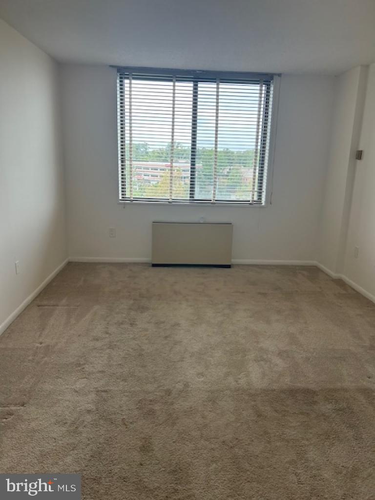 SKYLINE PLAZA - Residential