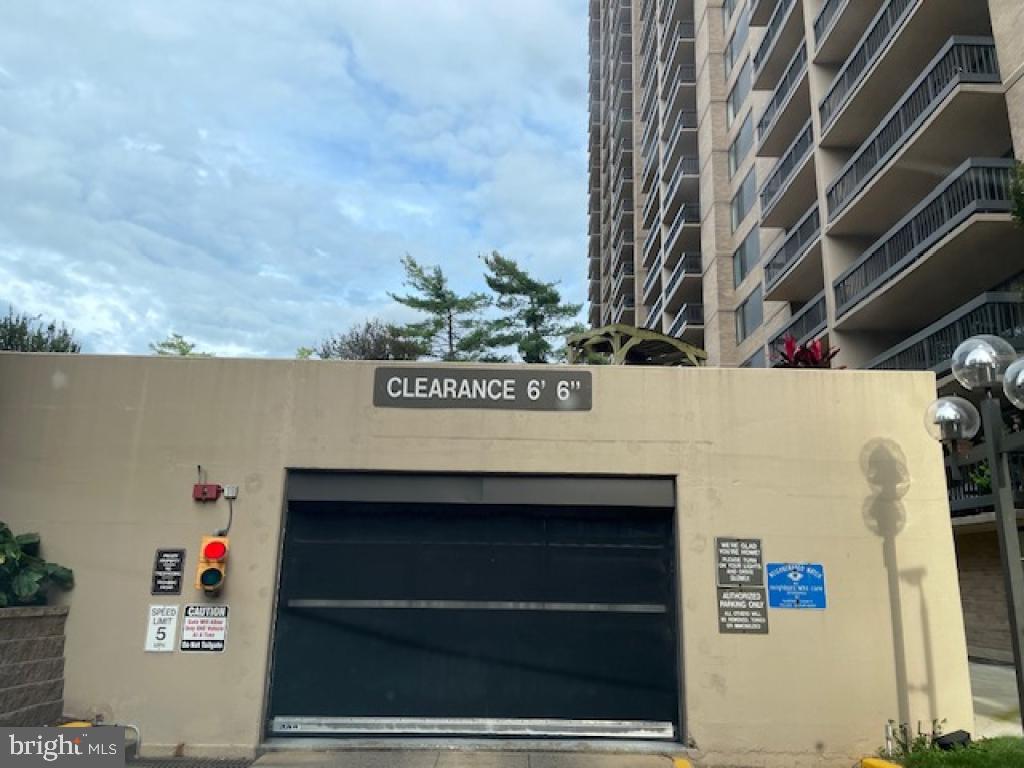 SKYLINE PLAZA - Residential