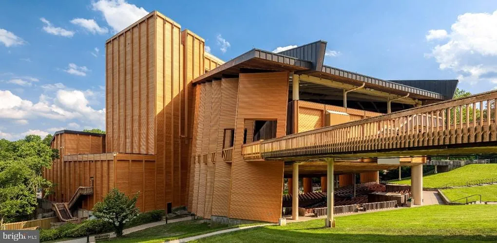 Vienna, Virginia 22182, United States, 5 Bedrooms Bedrooms, ,5 BathroomsBathrooms,Residential,Coming Soon,94961