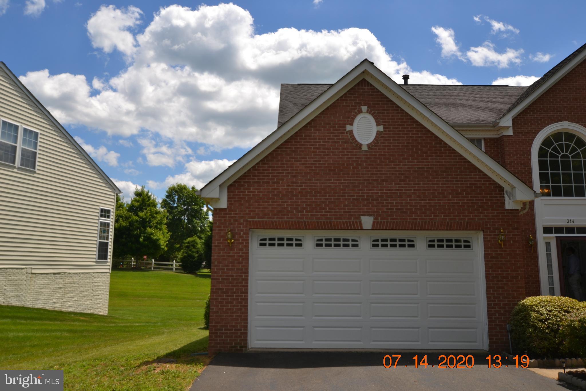 RIDGES OF WARRENTON - Residential Lease