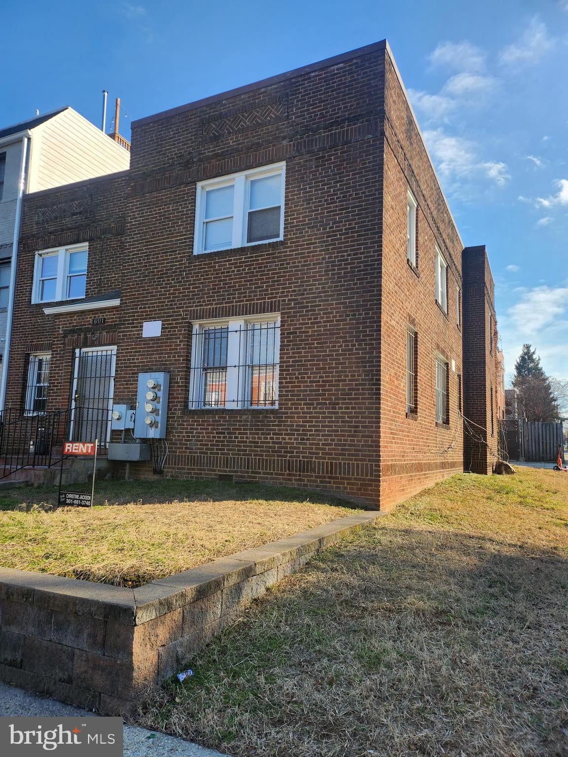 1601 E STREET NE