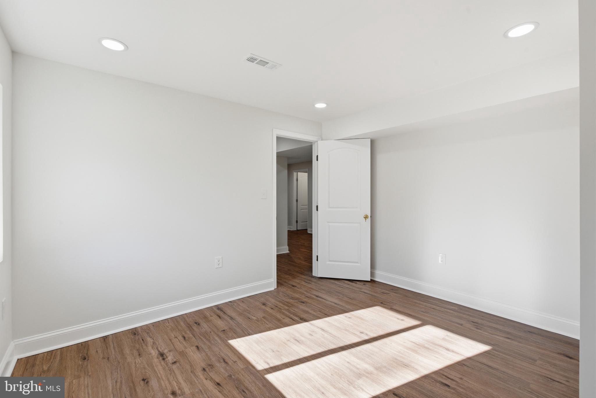 SOUTHGATE - Residential