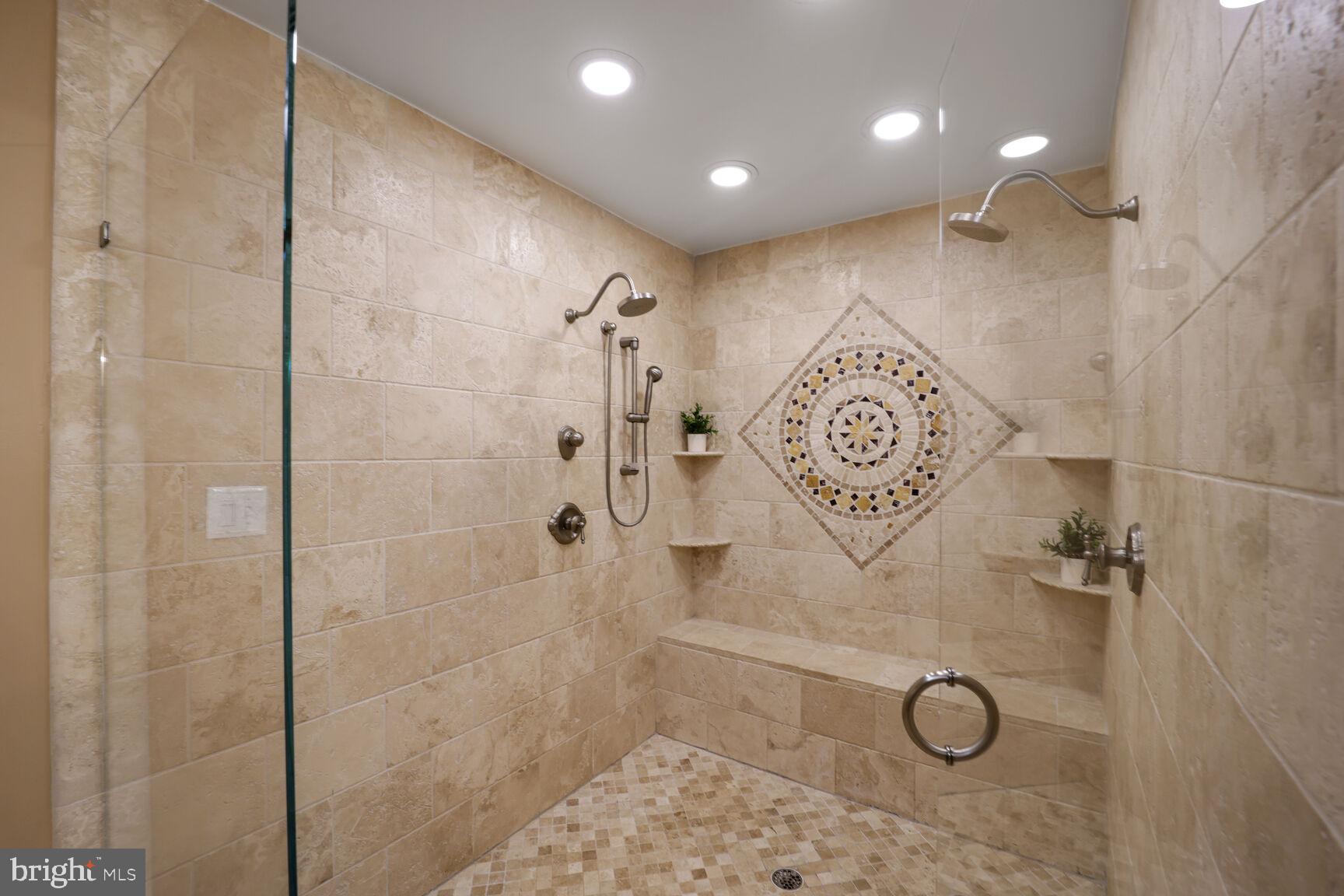 SOUTH RIVER COLONY - Residential