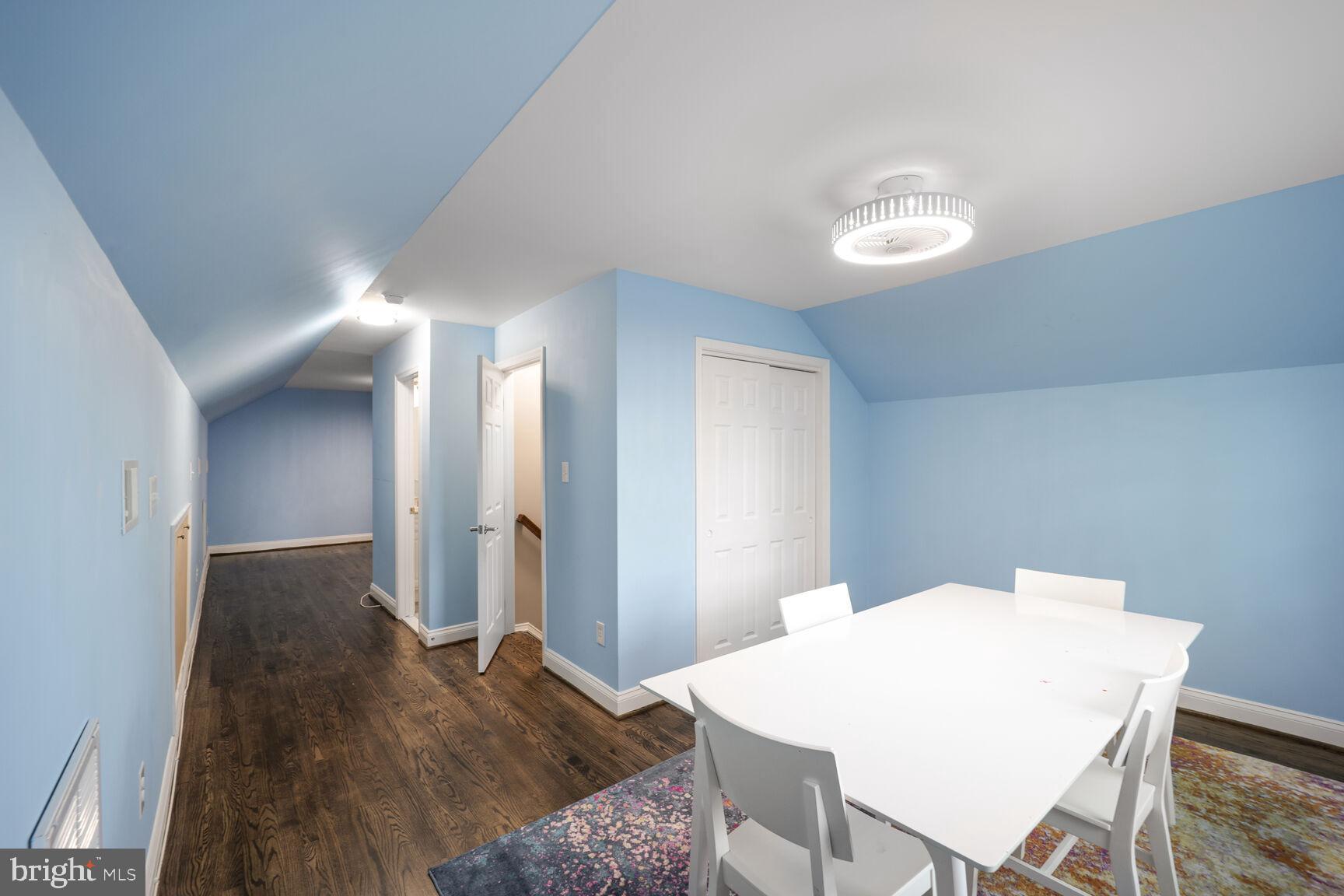 SOUTH RIVER COLONY - Residential