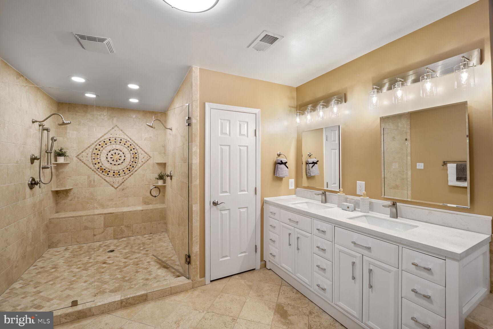 SOUTH RIVER COLONY - Residential