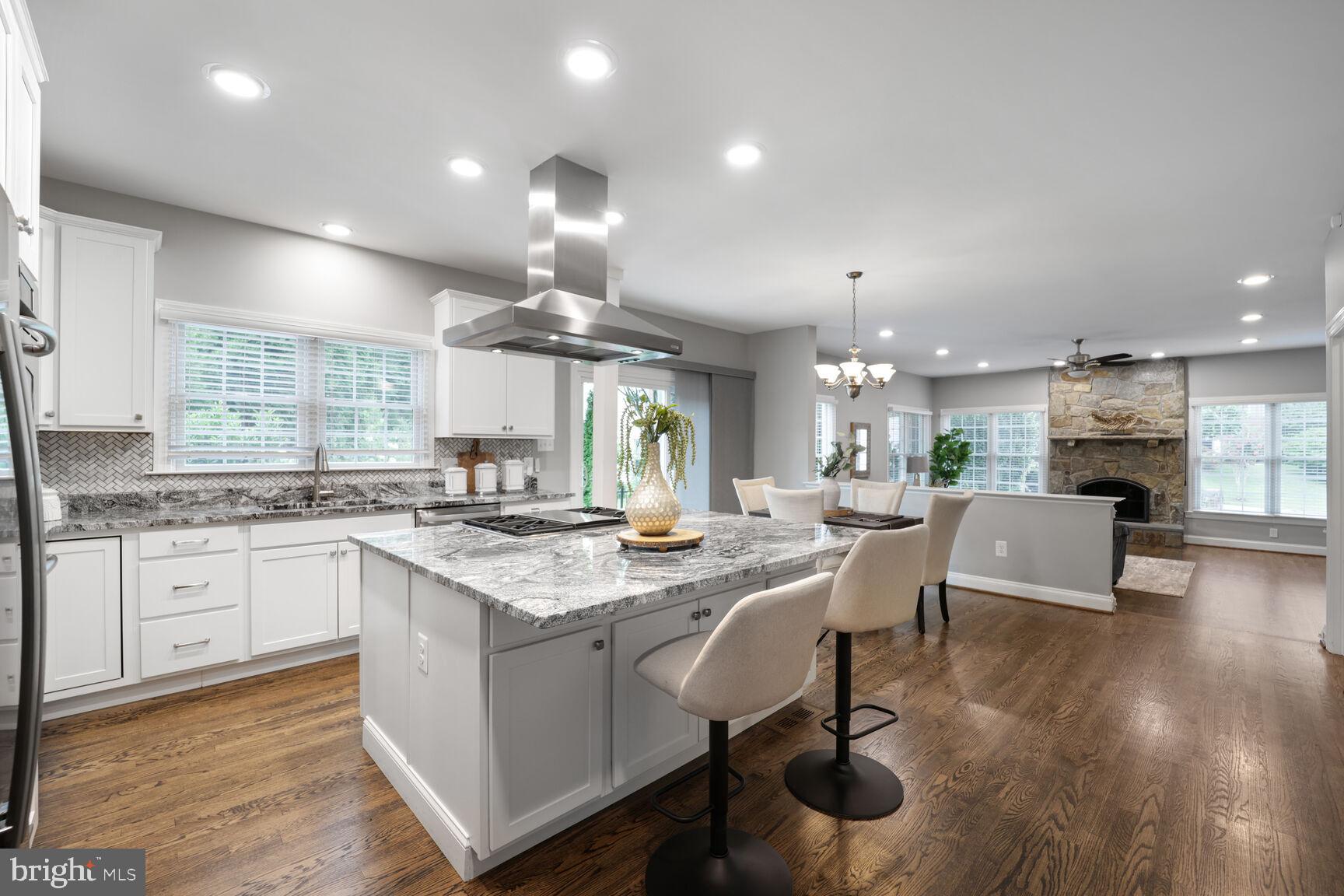 SOUTH RIVER COLONY - Residential