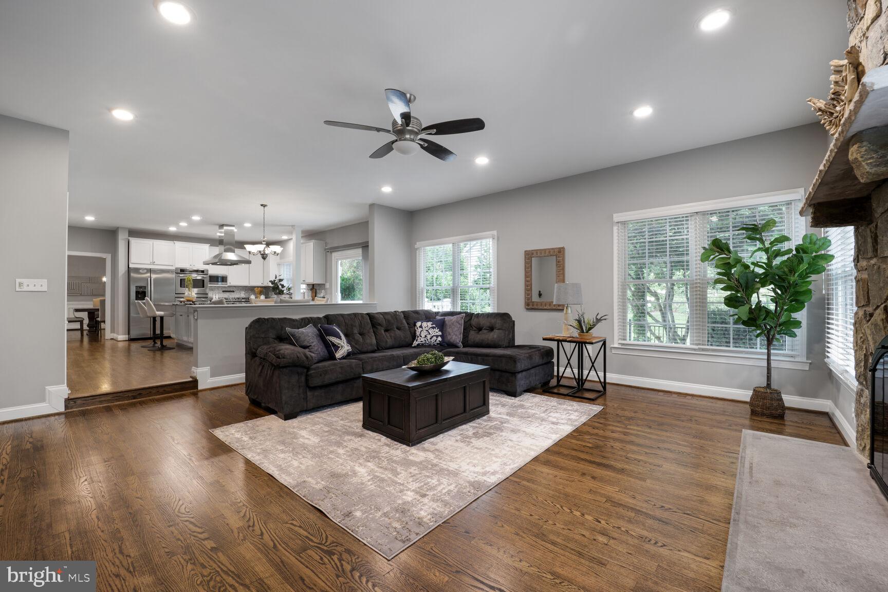 SOUTH RIVER COLONY - Residential