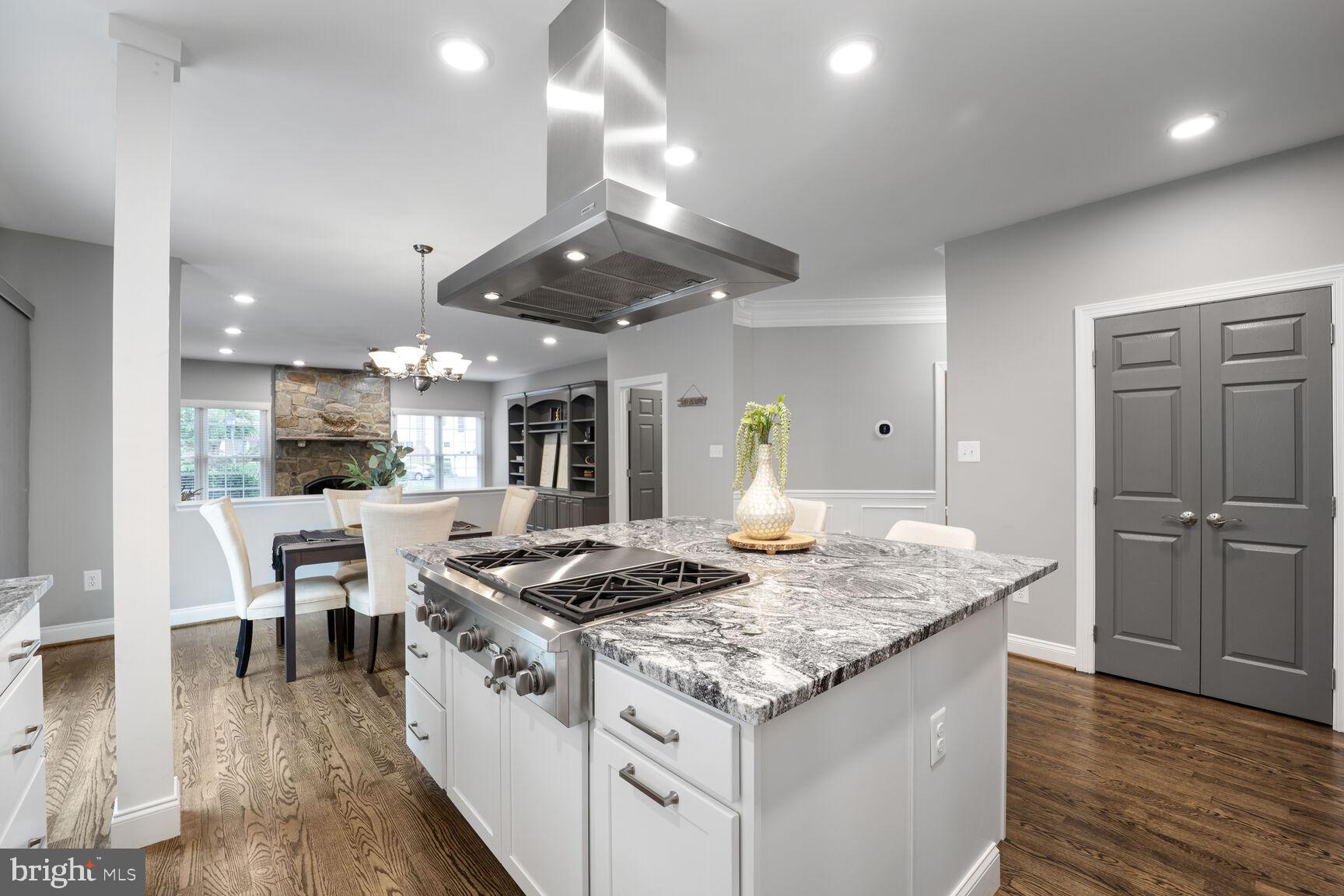 SOUTH RIVER COLONY - Residential